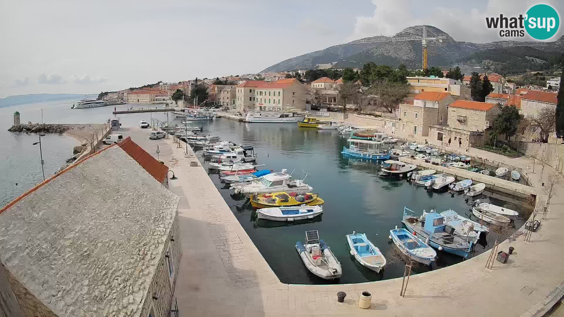 Webcam Bol Harbour – Live View of Bol Riva & Marina
