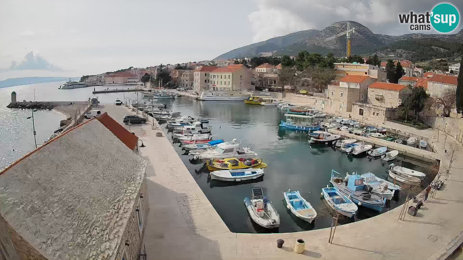 Webcam Bol Harbour – Live View of Bol Riva & Marina