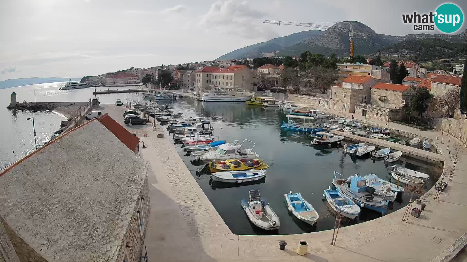 Webcam Bol Harbour – Live View of Bol Riva & Marina