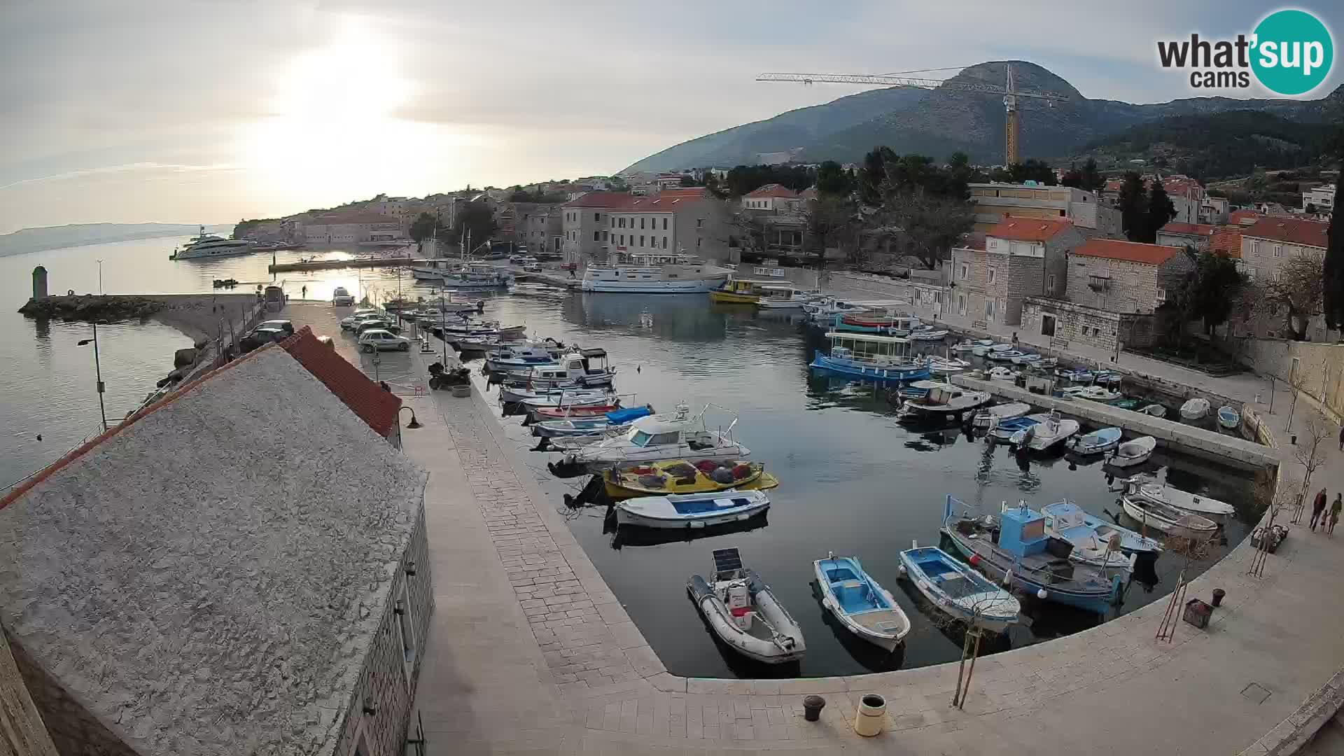 Webcam Bol Harbour – Live View of Bol Riva & Marina