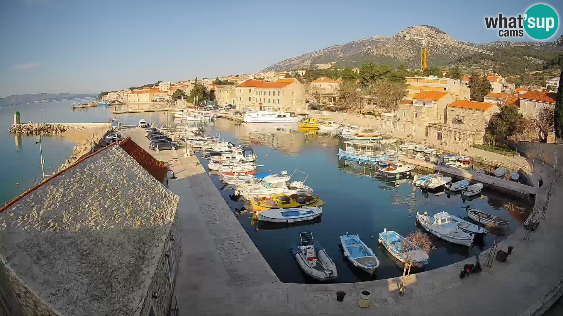 Webcam Bol Harbour – Live View of Bol Riva & Marina