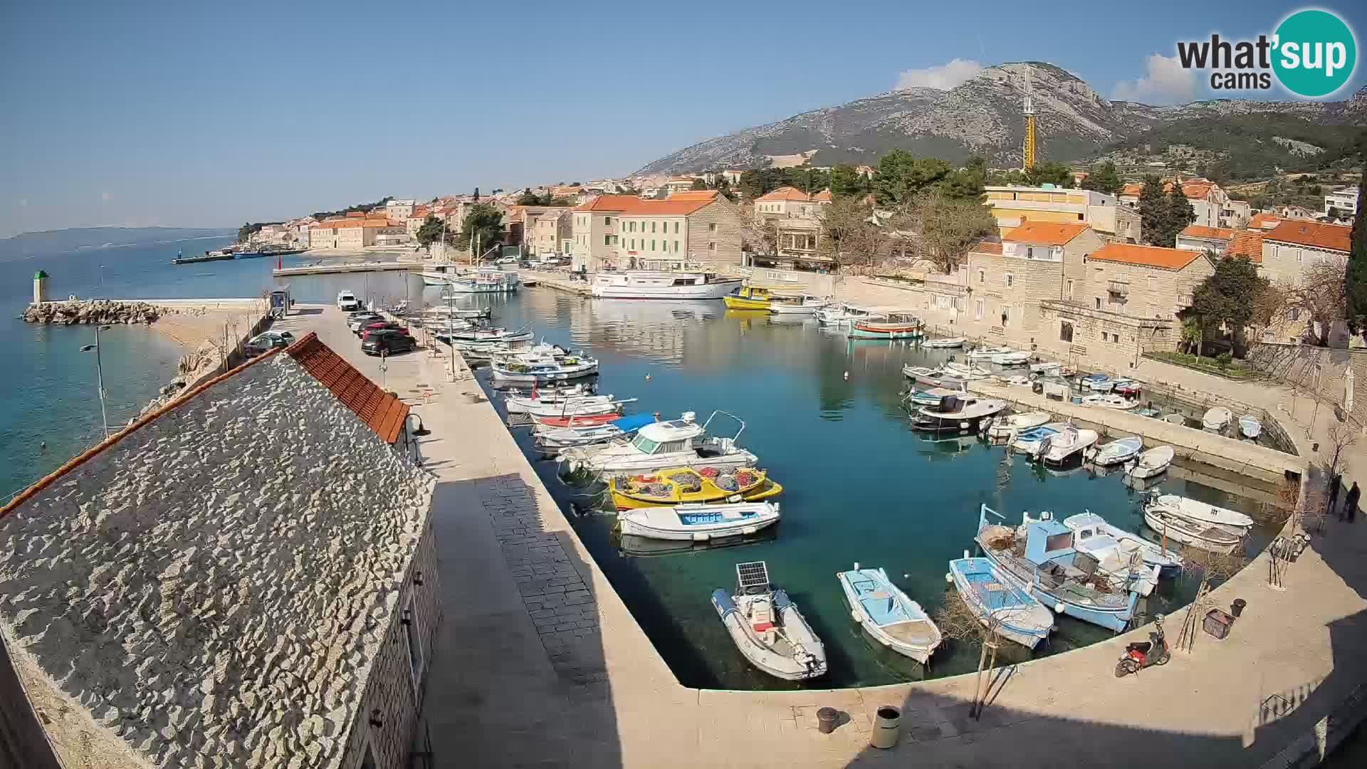 Webcam Bol Harbour – Live View of Bol Riva & Marina