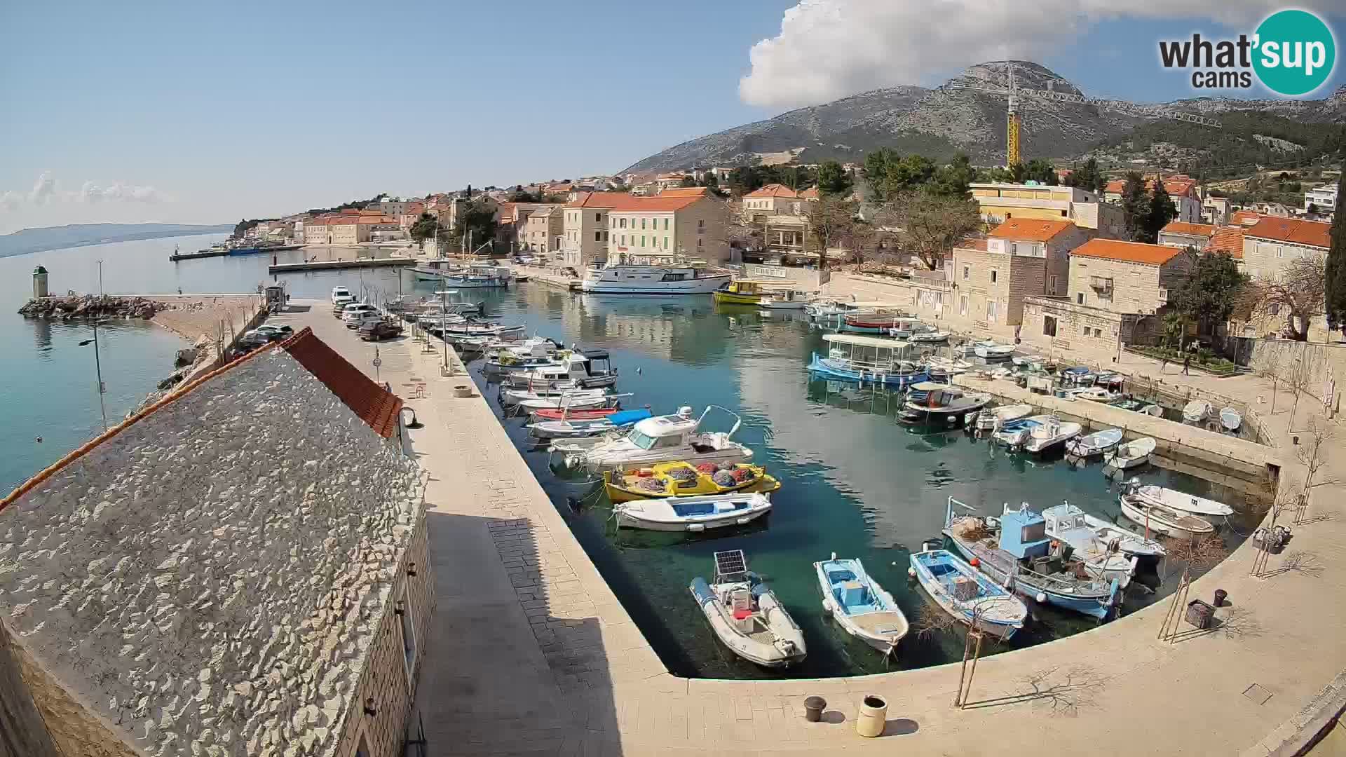 Webcam Bol Hafen – Liveblick auf Bol Riva & Marina
