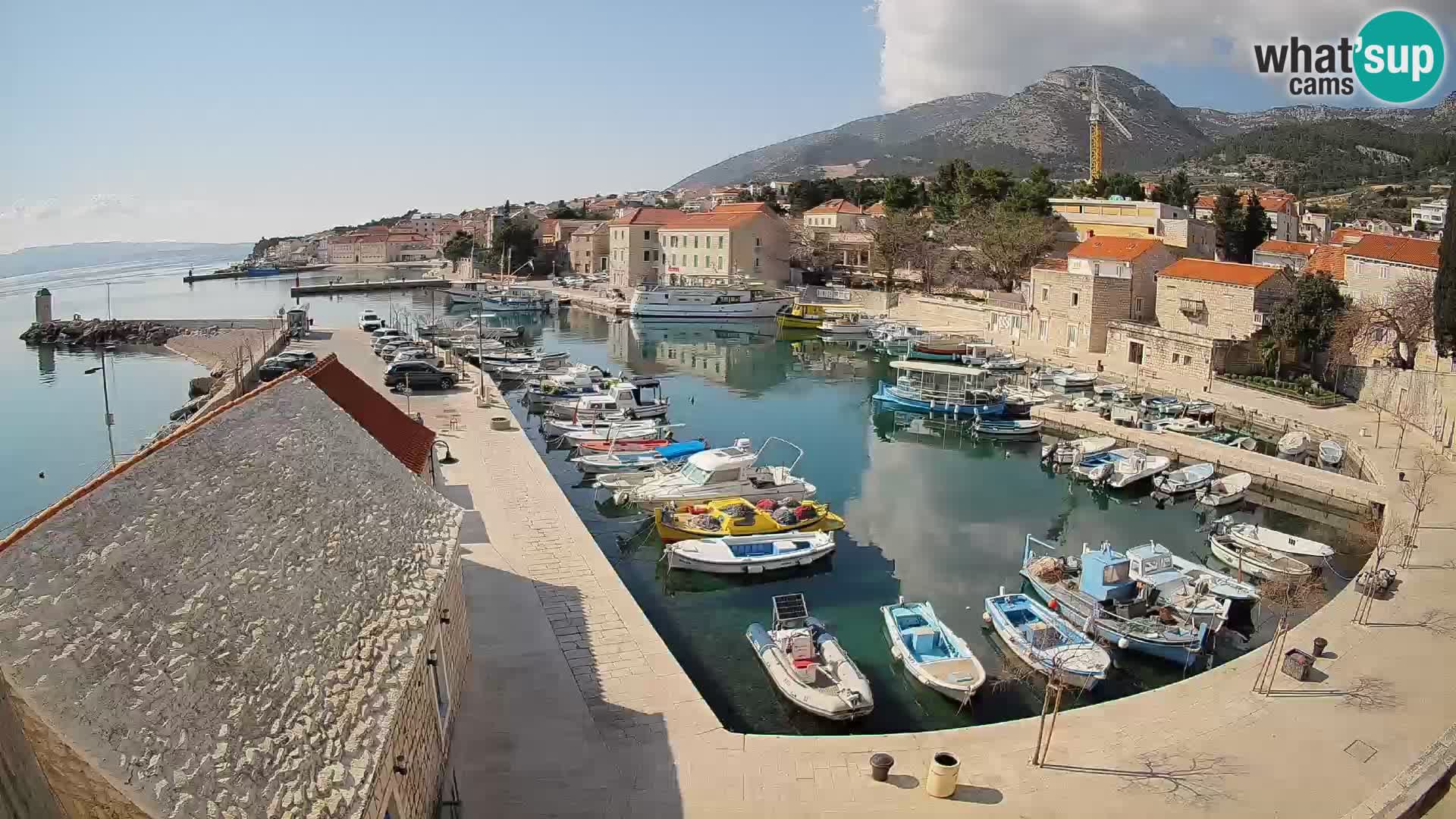 Webcam Bol Harbour – Live View of Bol Riva & Marina