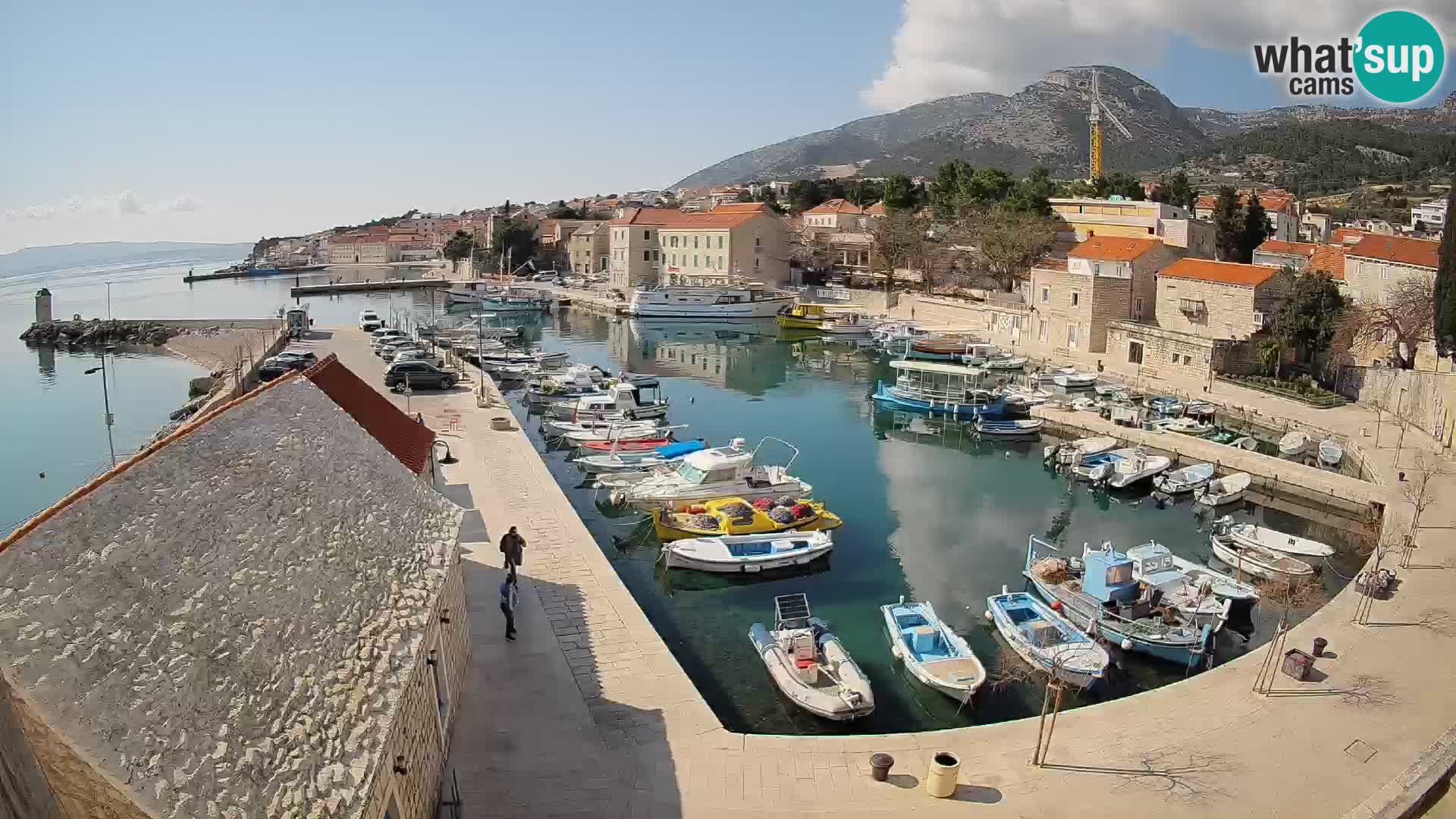 Webcam Bol Hafen – Liveblick auf Bol Riva & Marina