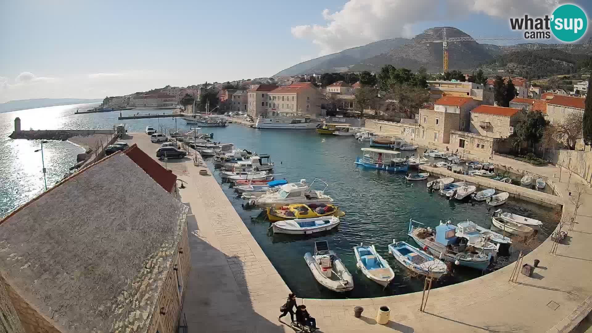 Webcam Bol Hafen – Liveblick auf Bol Riva & Marina