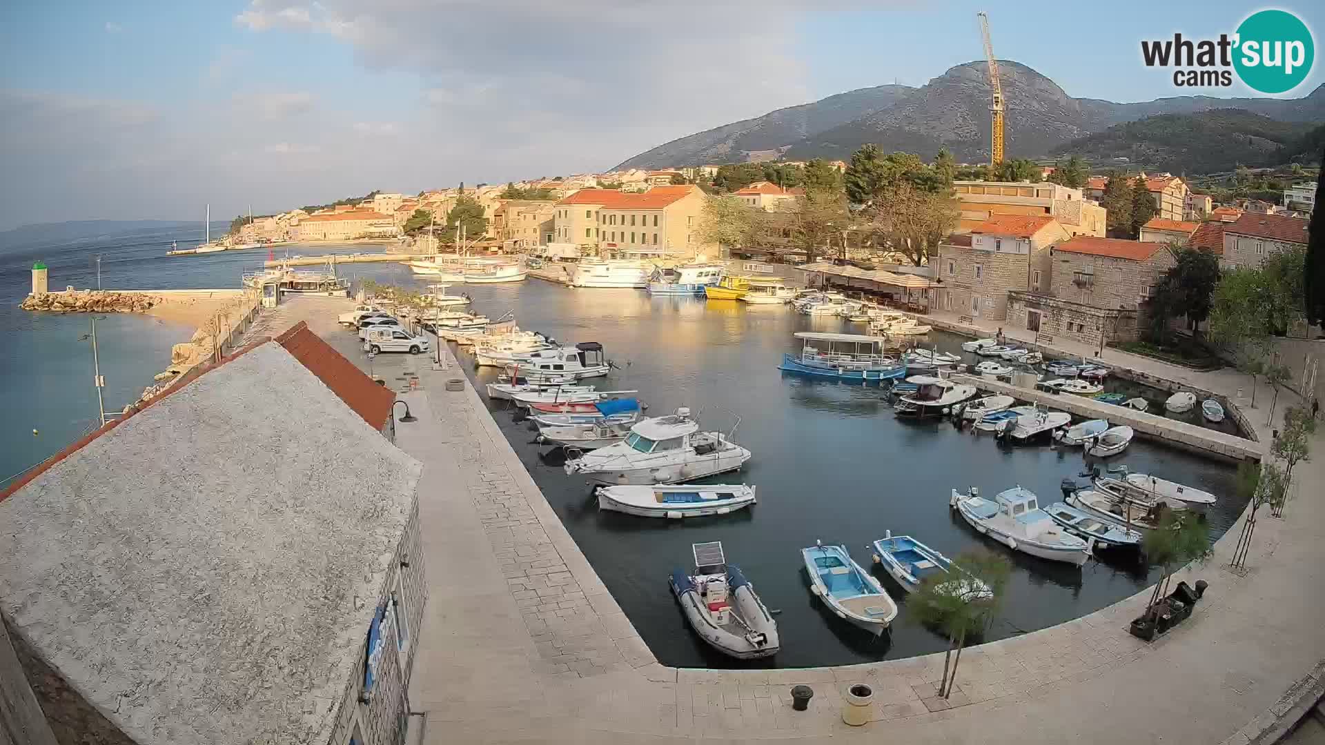 Webcam Bol Hafen – Liveblick auf Bol Riva & Marina