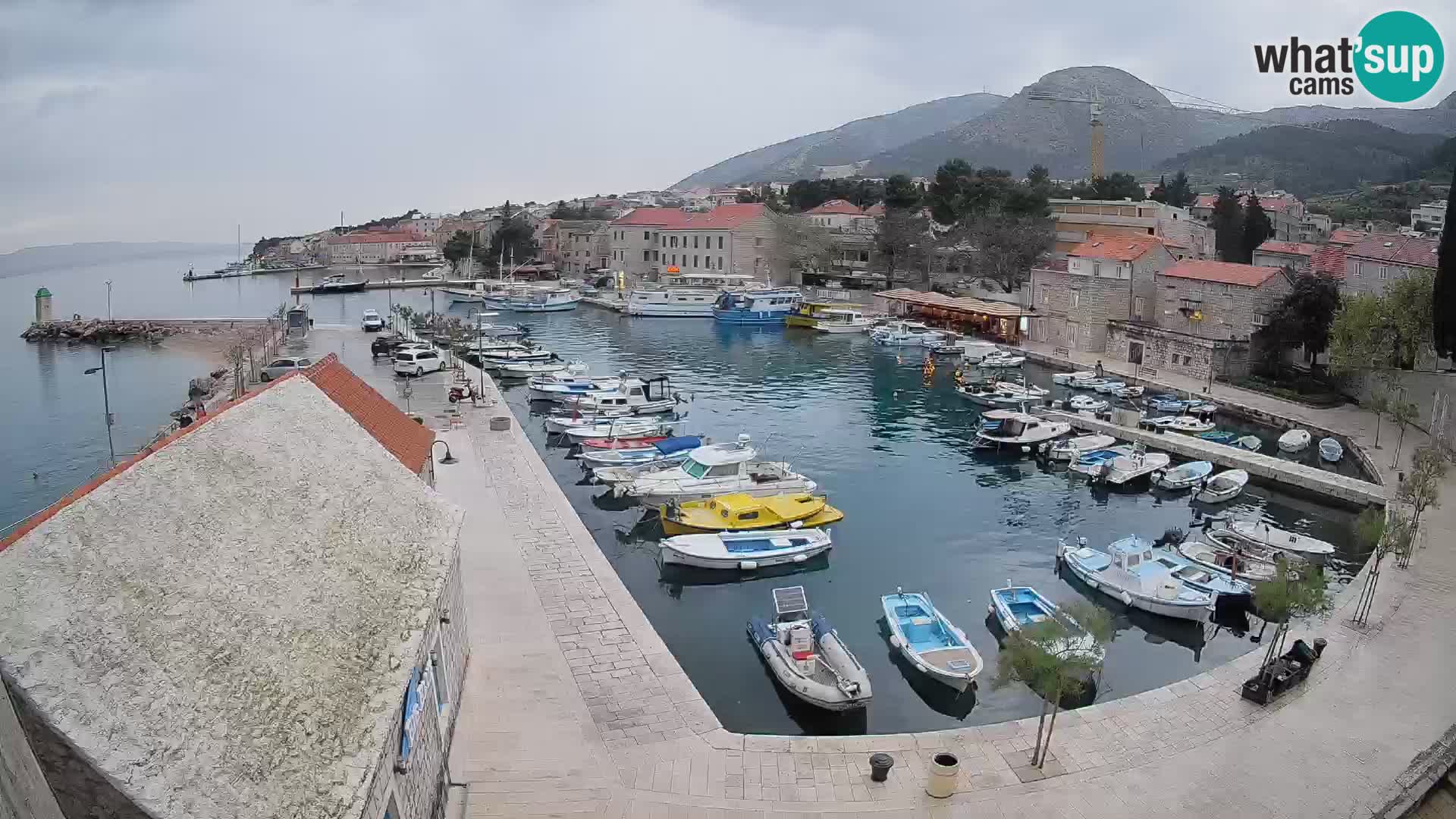 Webcam Bol Hafen – Liveblick auf Bol Riva & Marina