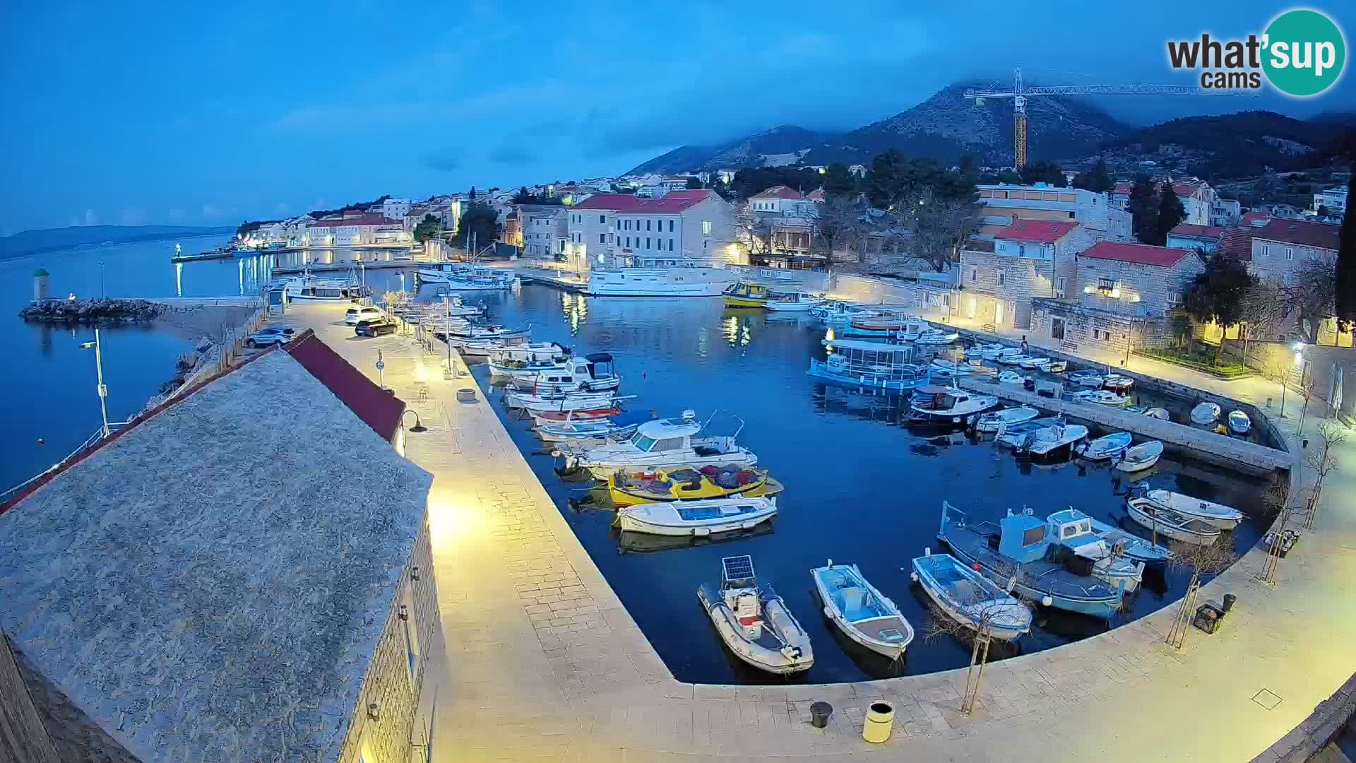 Webcam Bol Hafen – Liveblick auf Bol Riva & Marina