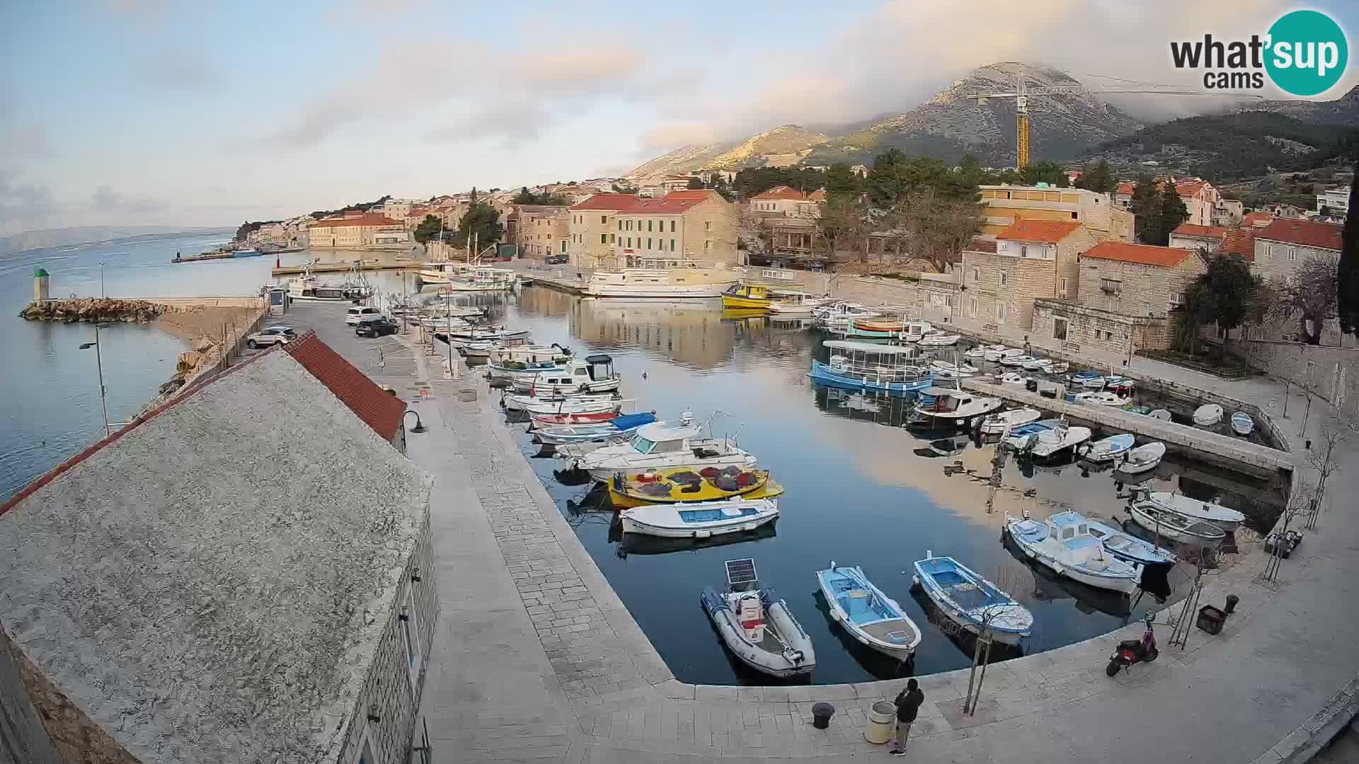 Webcam Bol Harbour – Live View of Bol Riva & Marina