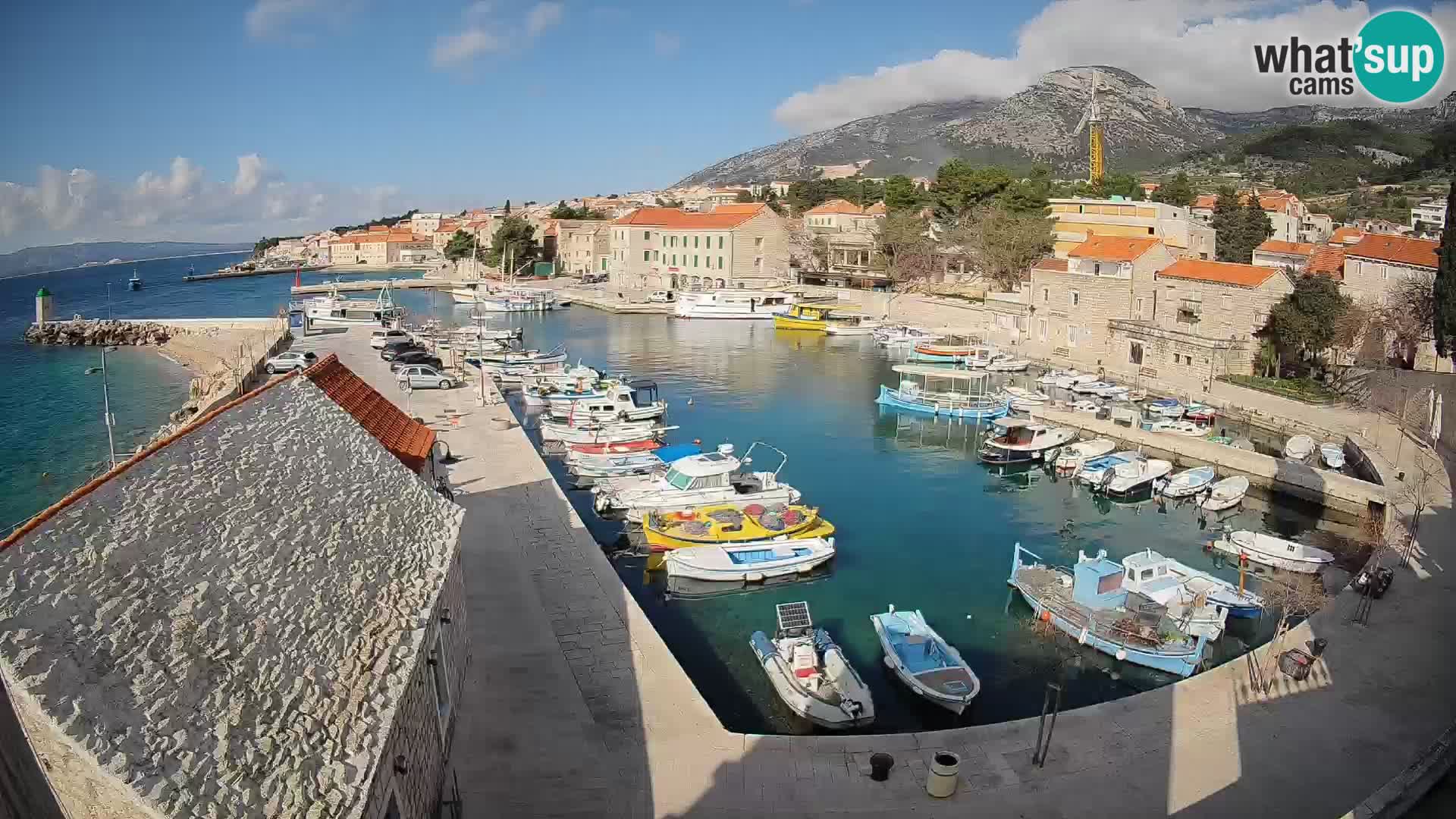 Webcam porto di Bol – Vista live sulla Riva e Marina
