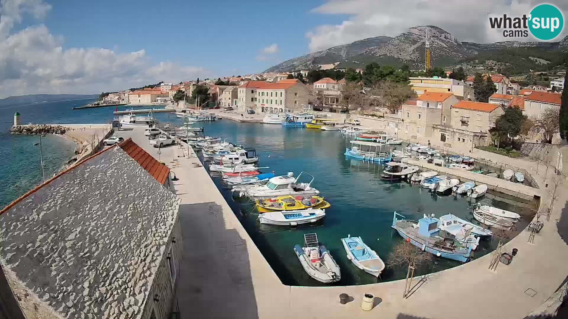 Webcam porto di Bol – Vista live sulla Riva e Marina