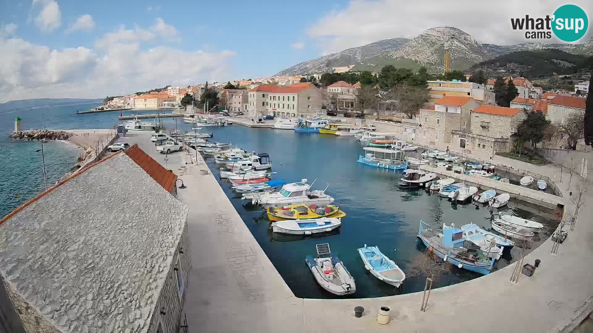 Webcam porto di Bol – Vista live sulla Riva e Marina