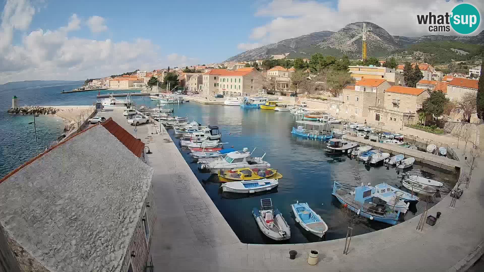 Webcam porto di Bol – Vista live sulla Riva e Marina