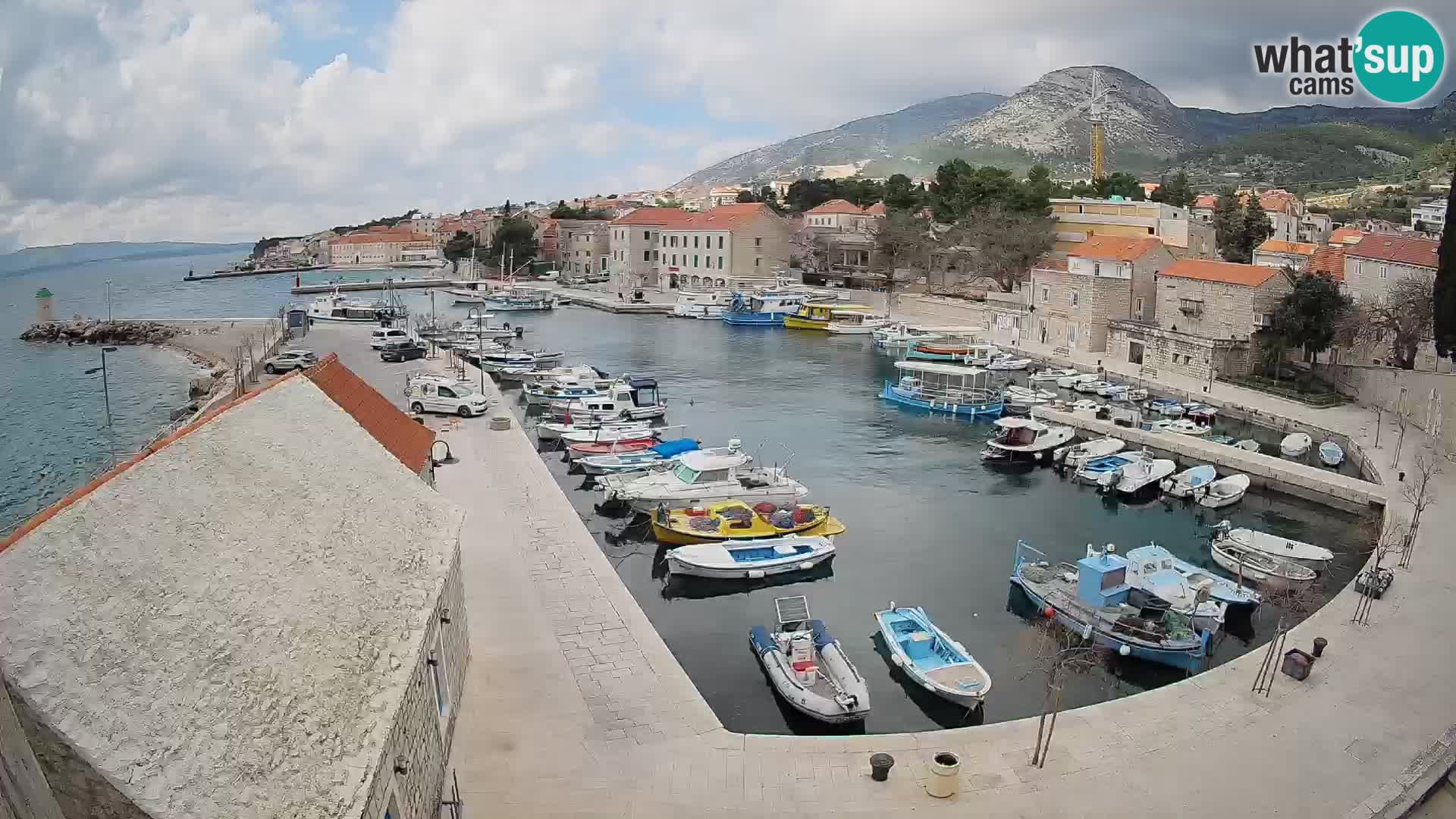 Webcam Bol Hafen – Liveblick auf Bol Riva & Marina