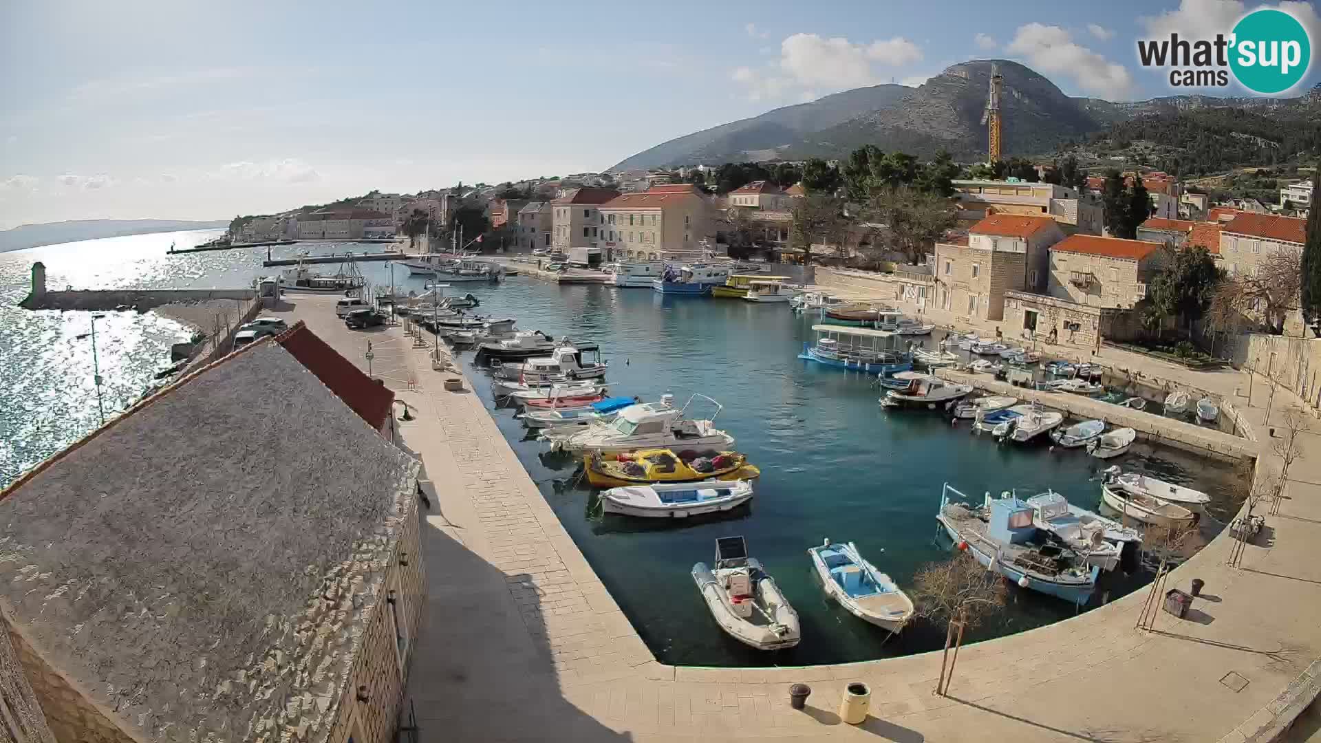 Webcam Bol Harbour – Live View of Bol Riva & Marina