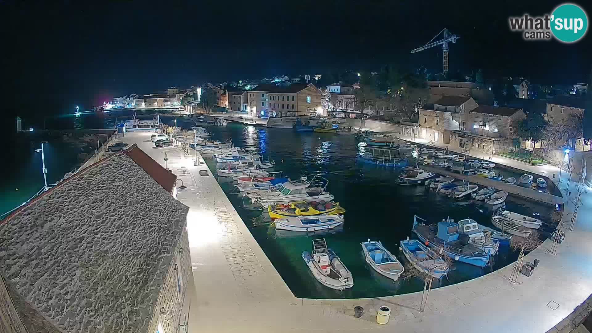 Webcam porto di Bol – Vista live sulla Riva e Marina