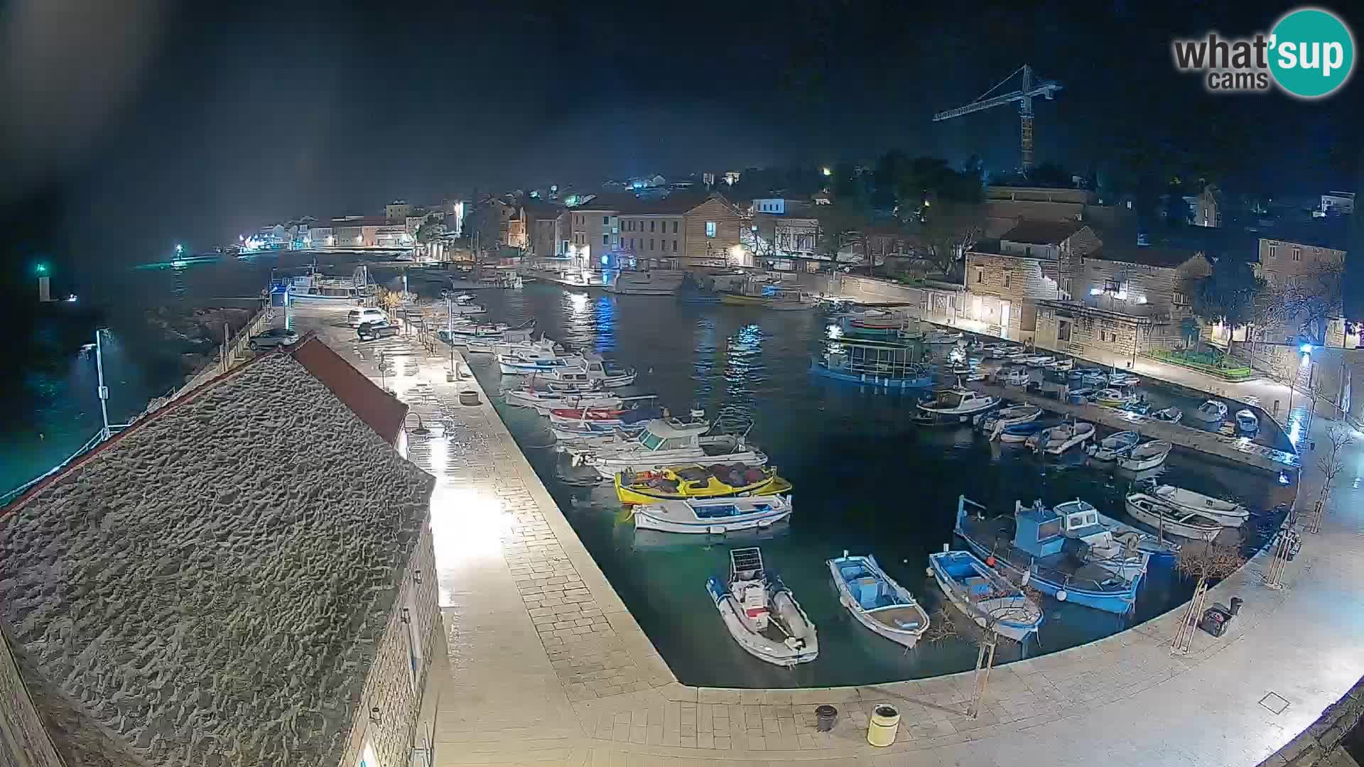 Webcam Bol Harbour – Live View of Bol Riva & Marina