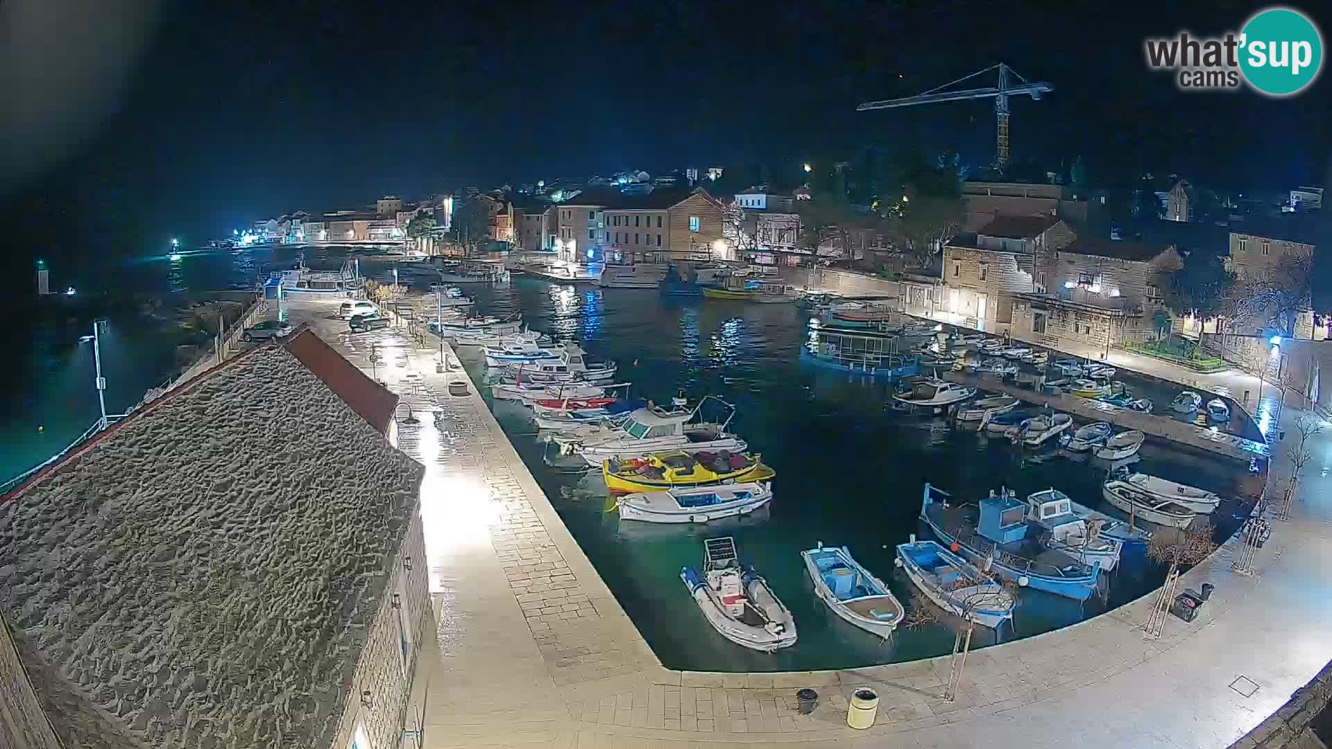 Webcam Bol Harbour – Live View of Bol Riva & Marina