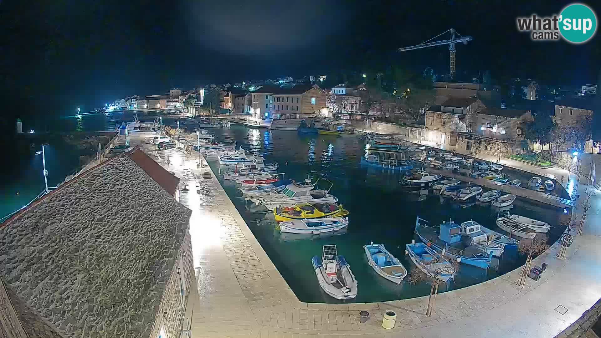 Webcam Bol Harbour – Live View of Bol Riva & Marina