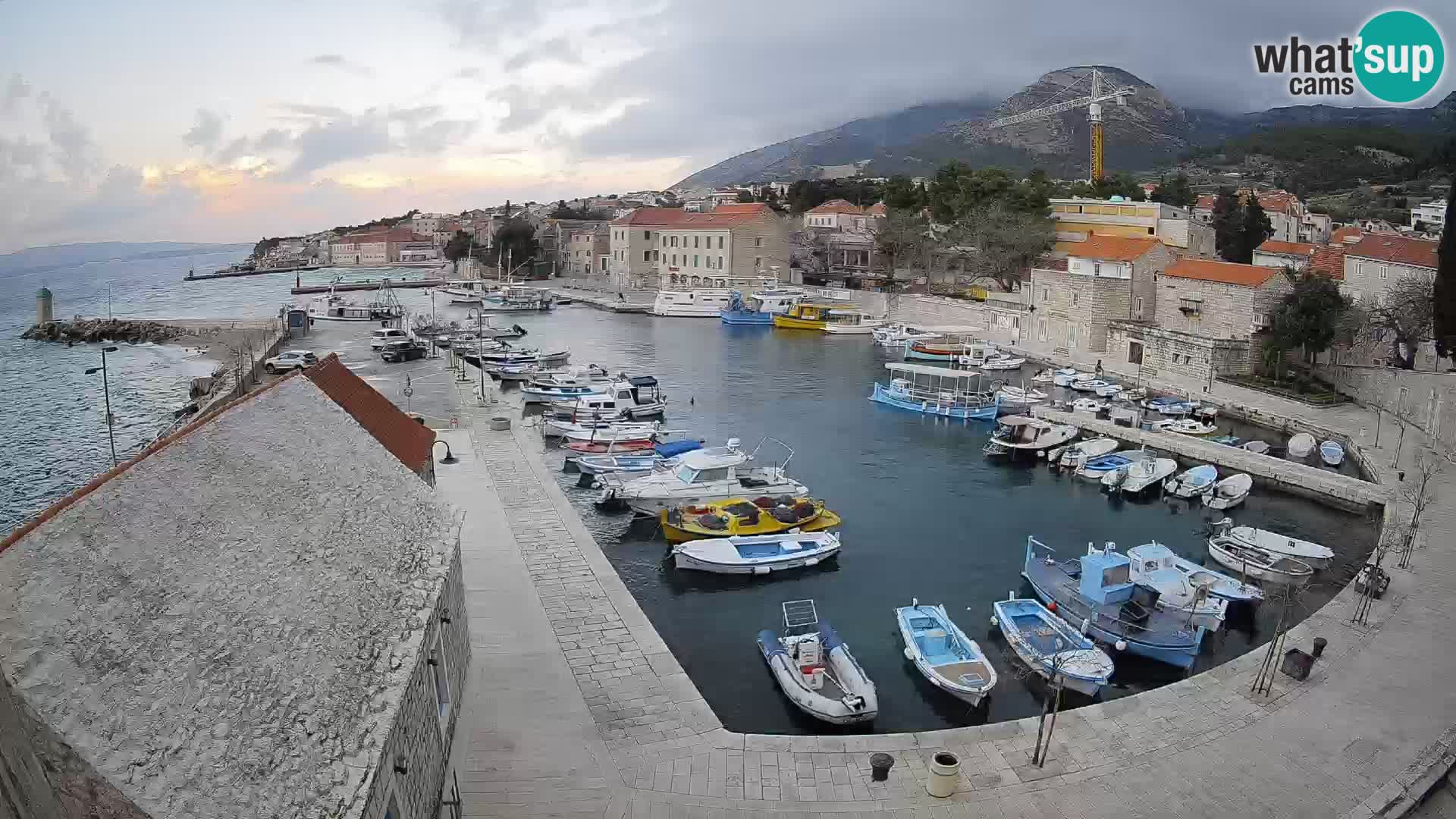 Webcam Bol Harbour – Live View of Bol Riva & Marina