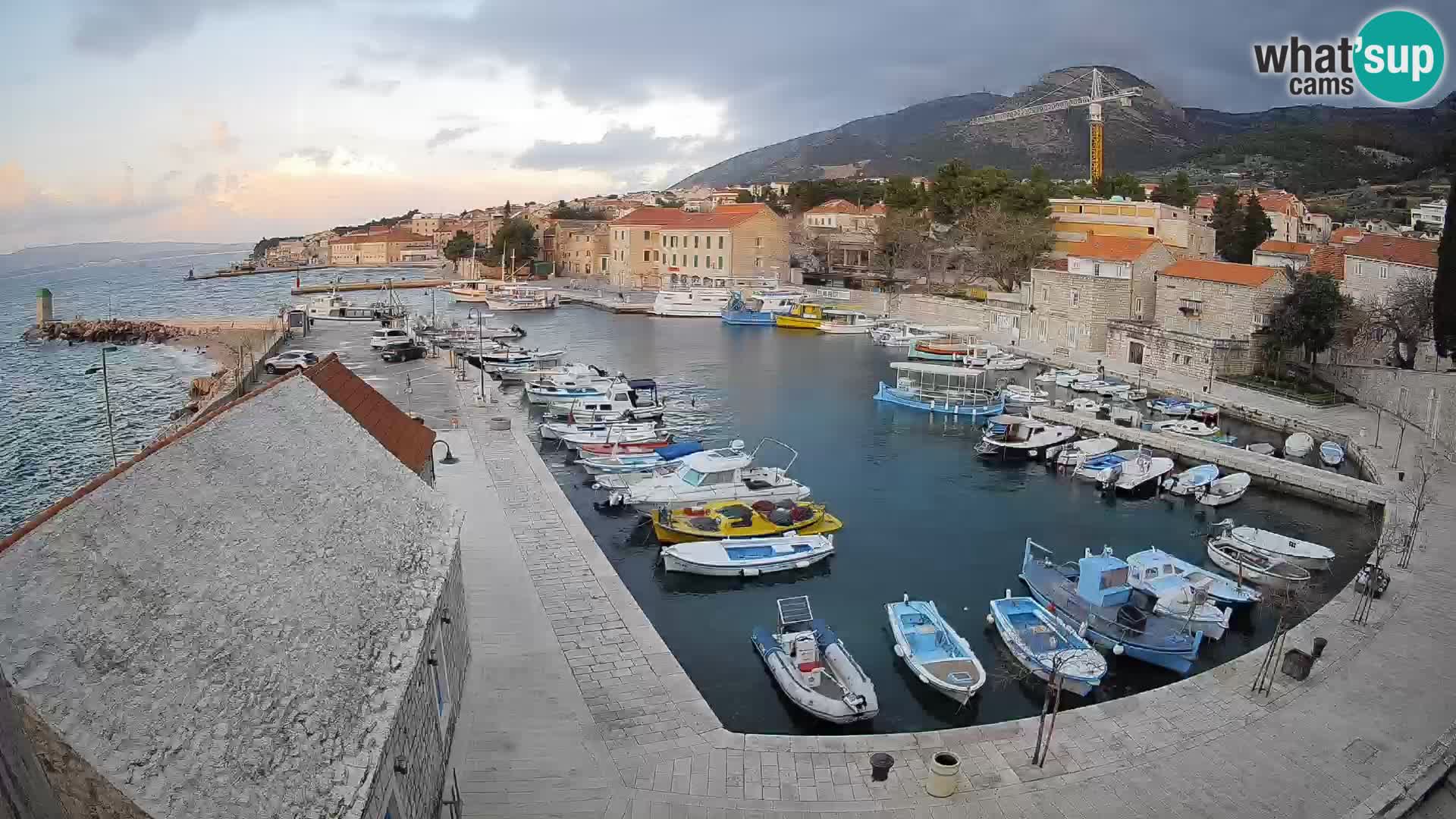 Webcam Bol Harbour – Live View of Bol Riva & Marina