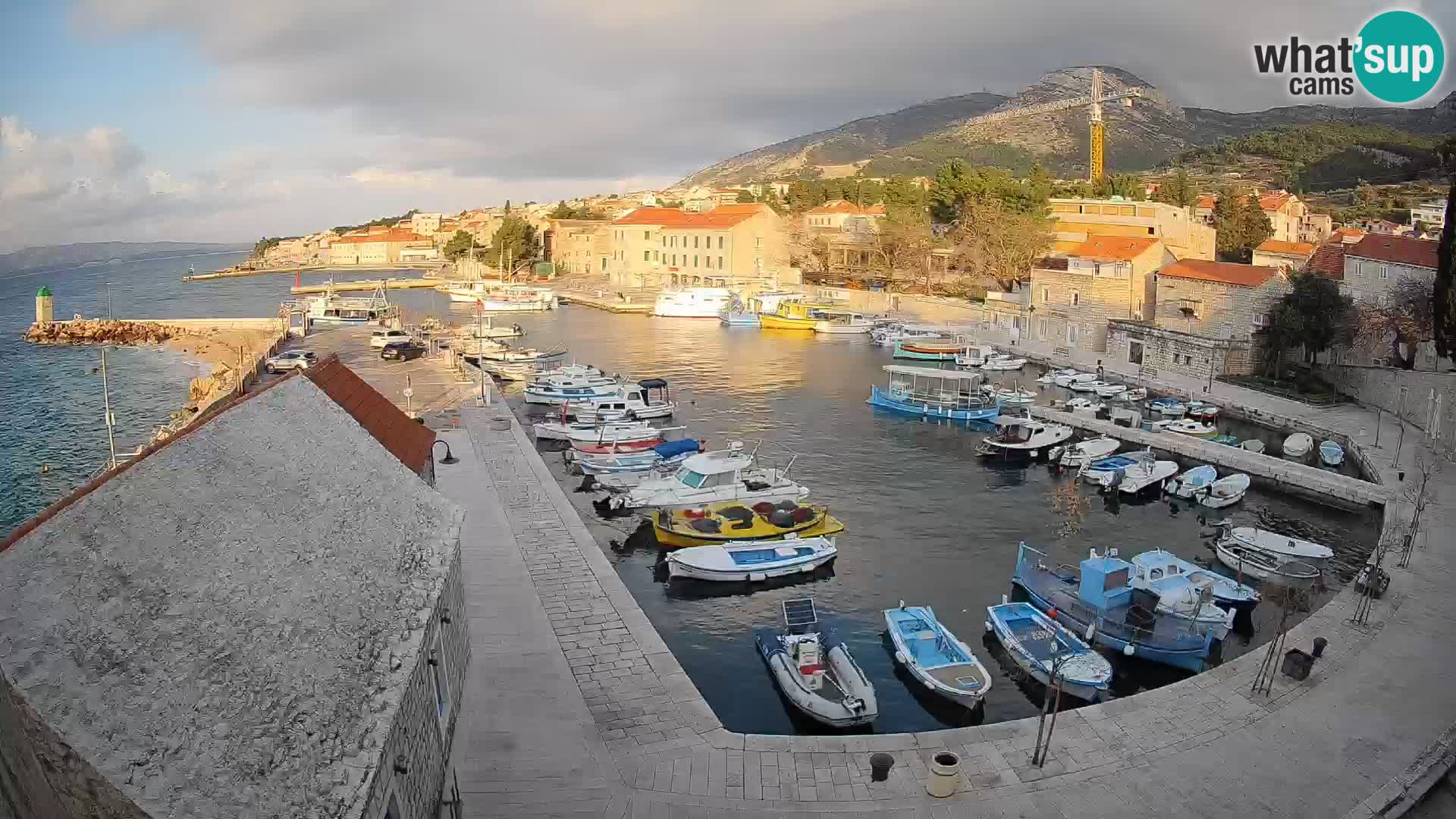Webcam Bol Harbour – Live View of Bol Riva & Marina
