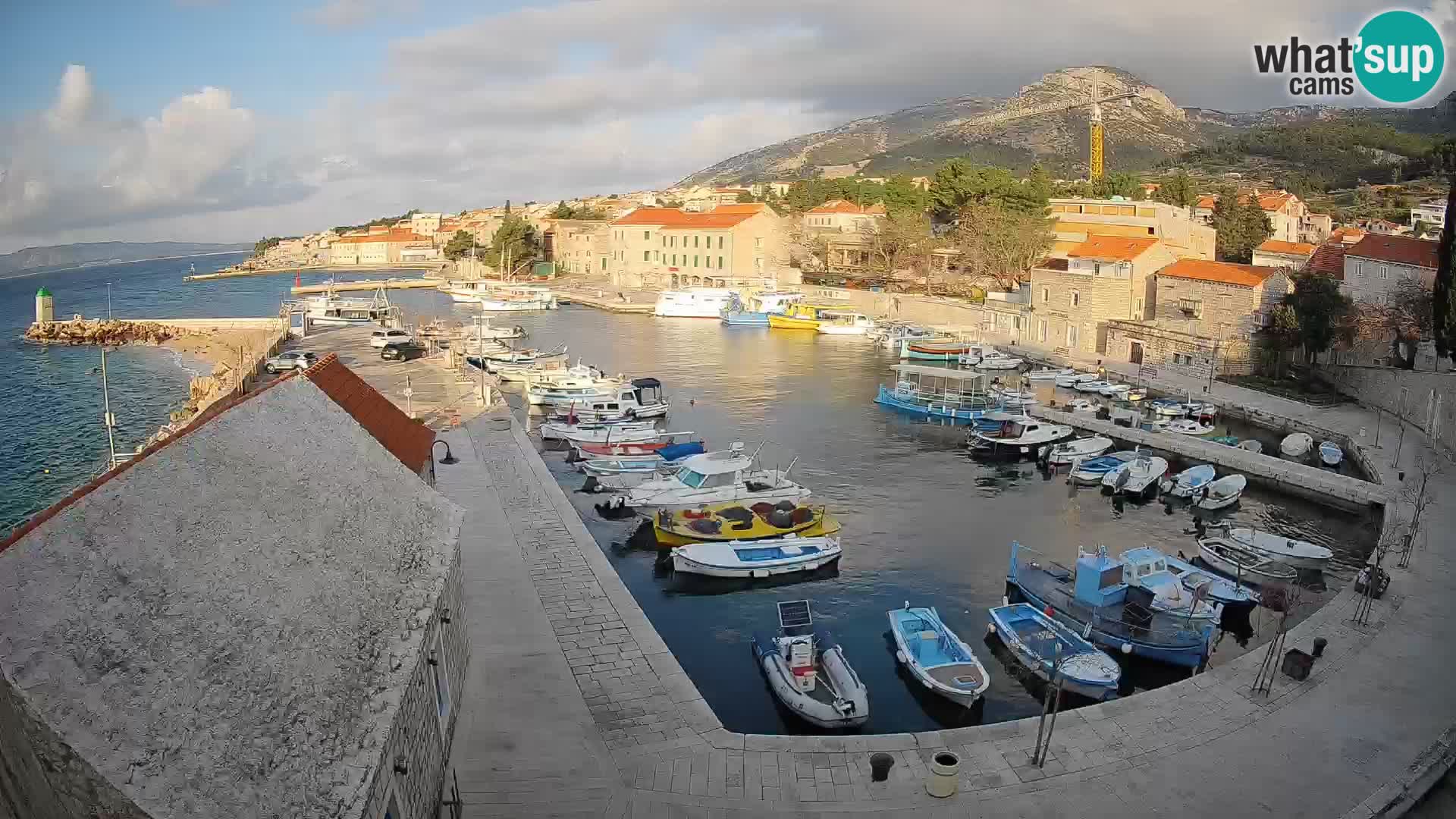 Webcam Bol Hafen – Liveblick auf Bol Riva & Marina