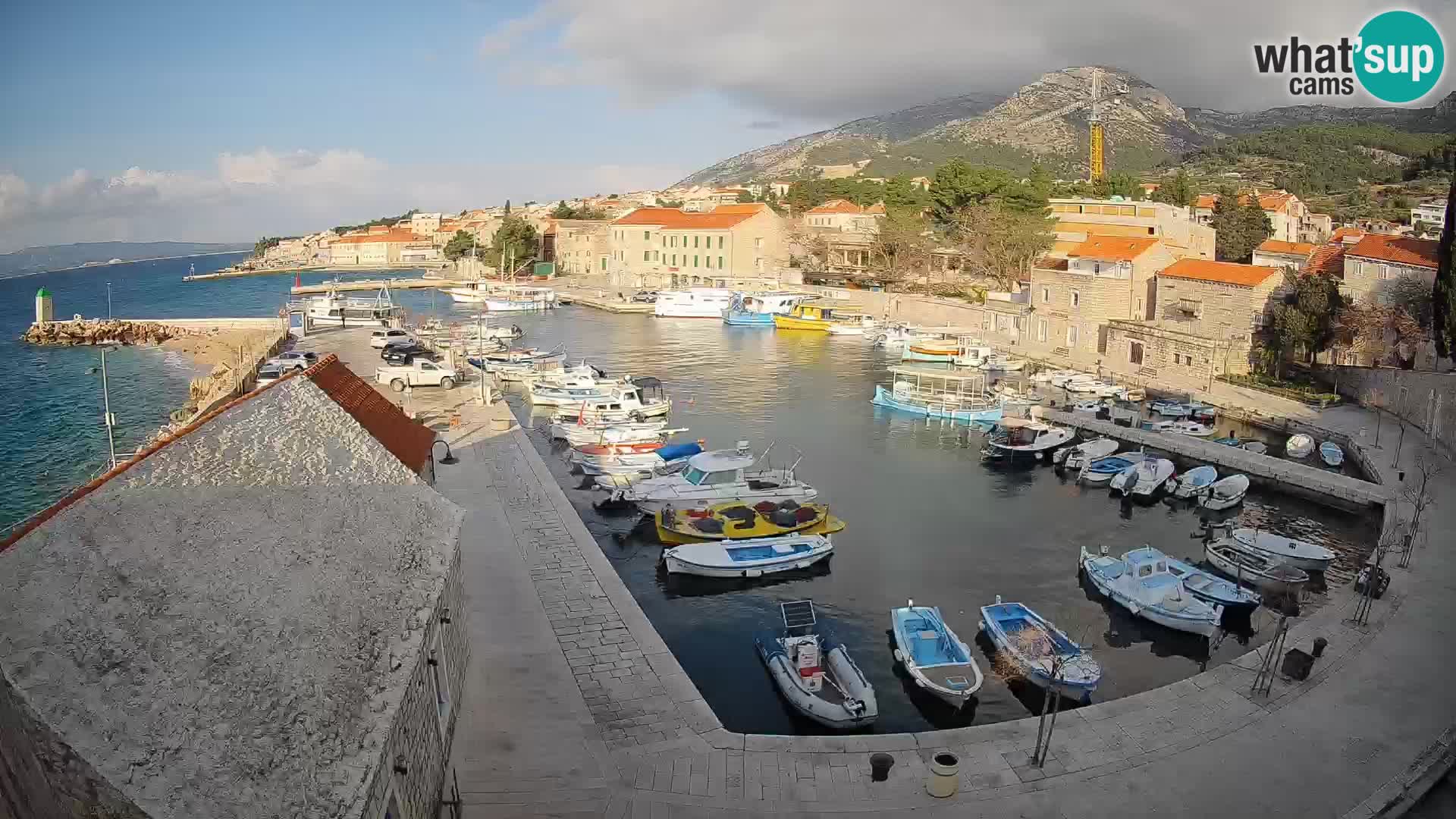 Webcam Bol Harbour – Live View of Bol Riva & Marina