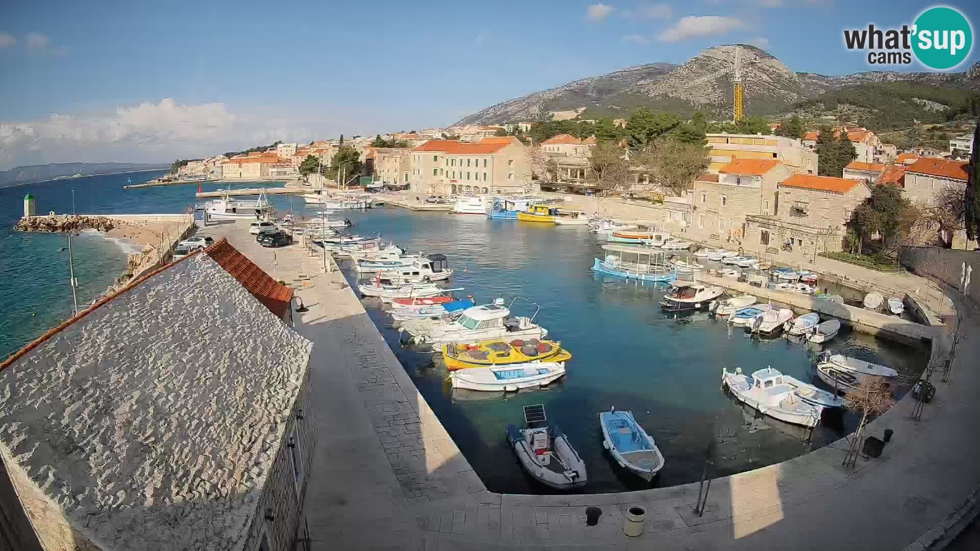 Webcam porto di Bol – Vista live sulla Riva e Marina