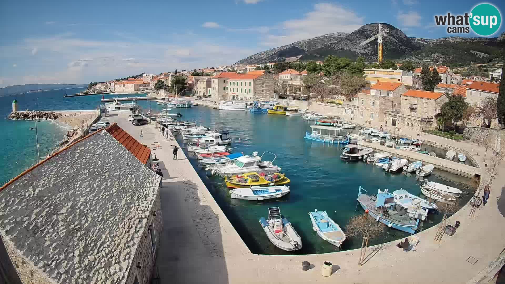 Webcam porto di Bol – Vista live sulla Riva e Marina