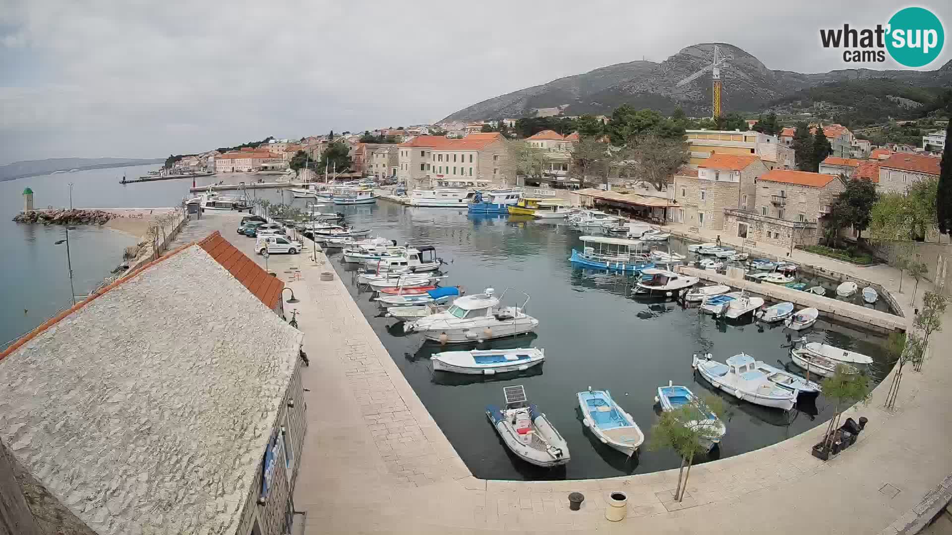 Webcam Bol Hafen – Liveblick auf Bol Riva & Marina