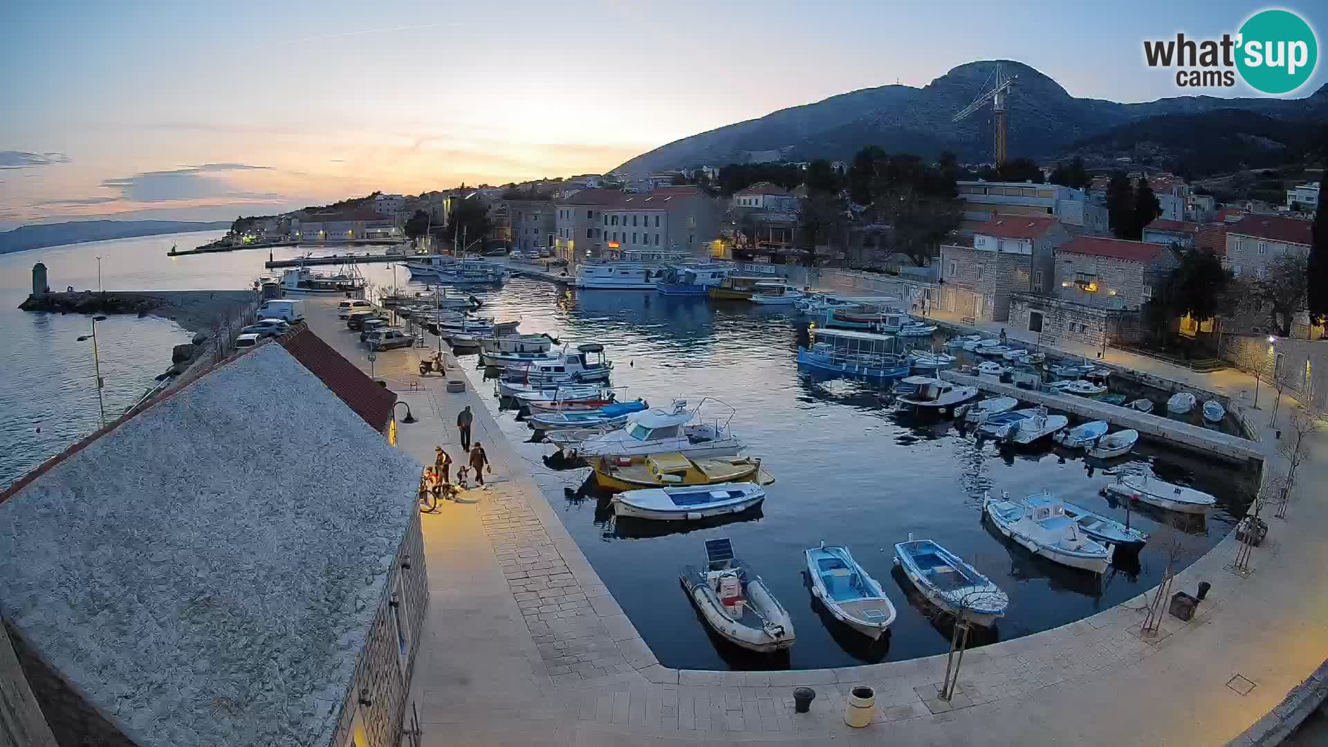 Webcam Bol Harbour – Live View of Bol Riva & Marina