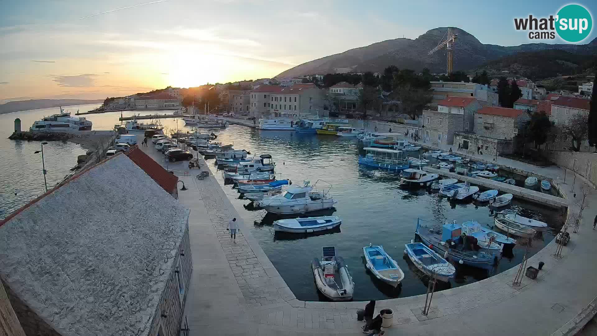 Webcam Bol Harbour – Live View of Bol Riva & Marina