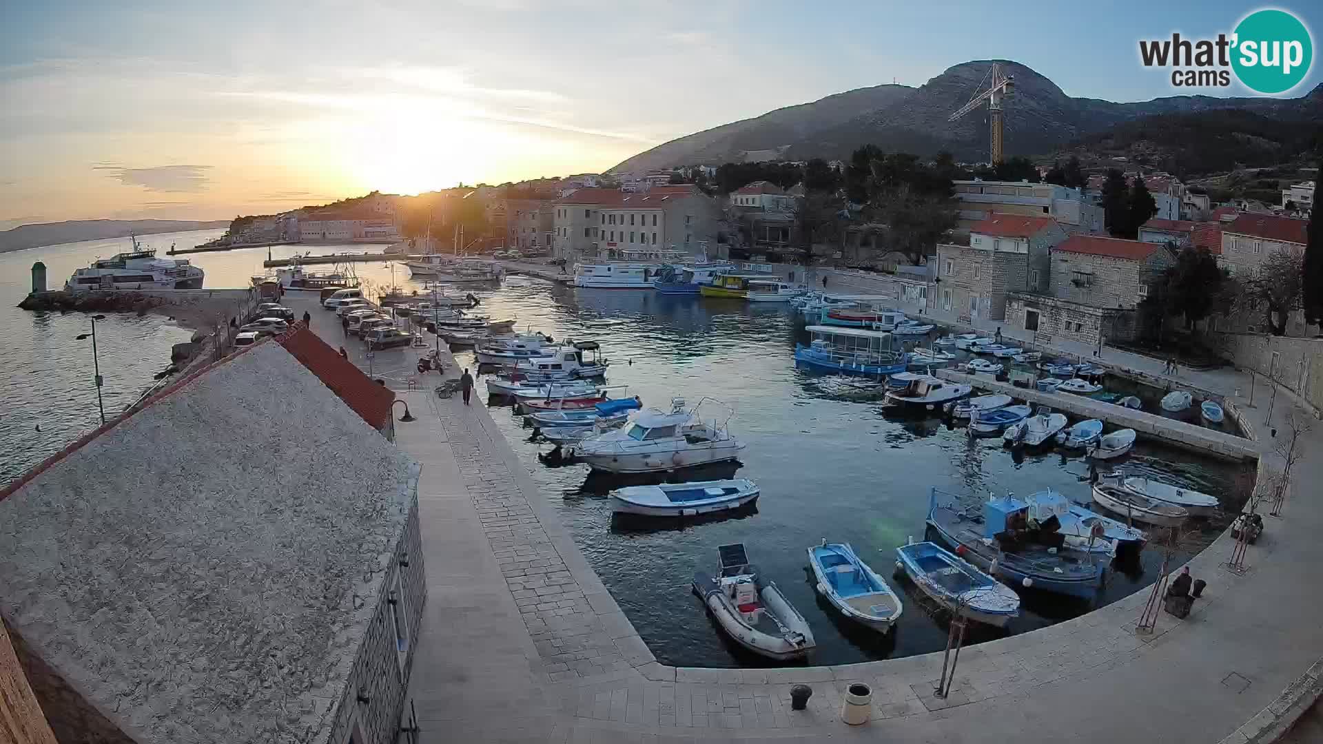 Webcam Bol Harbour – Live View of Bol Riva & Marina