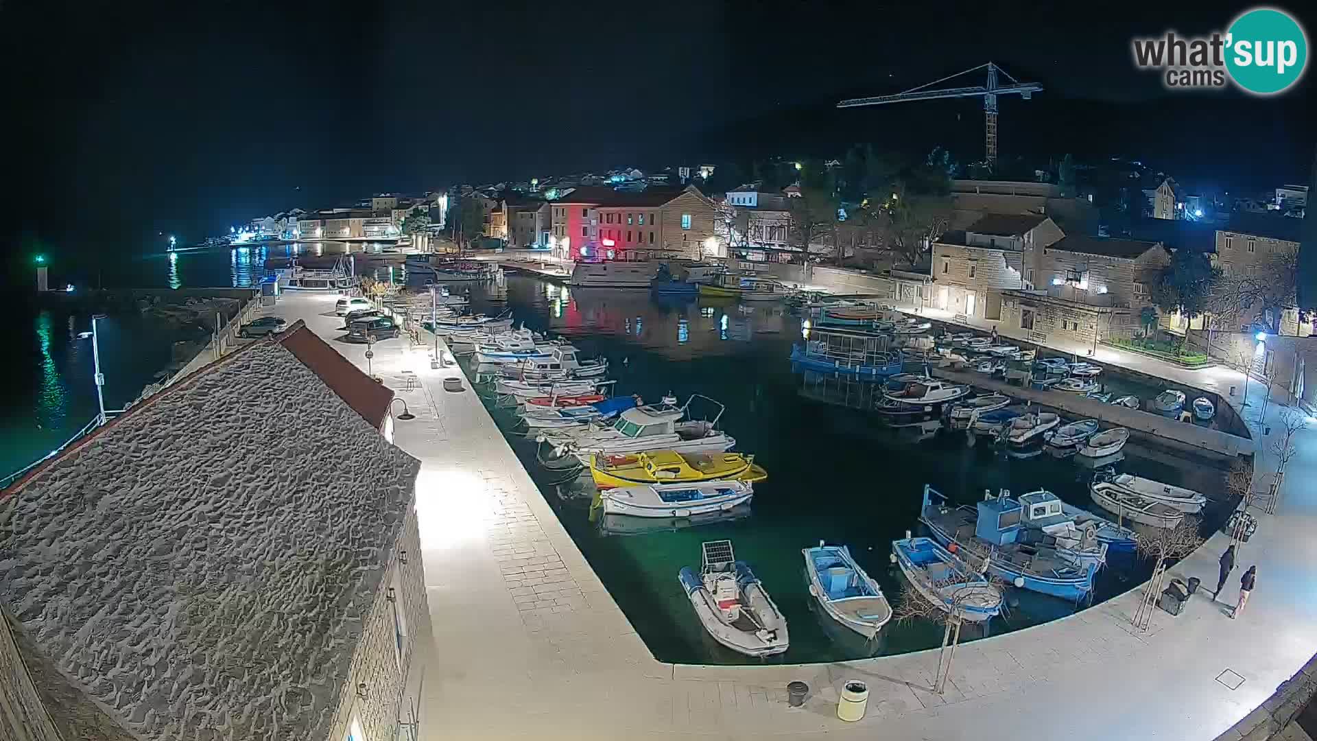 Webcam Bol Hafen – Liveblick auf Bol Riva & Marina