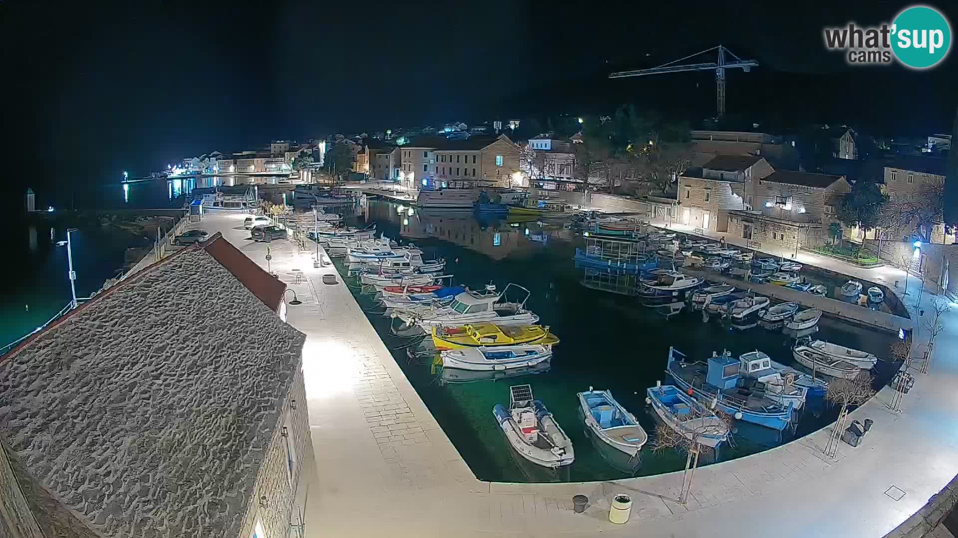 Webcam Bol Harbour – Live View of Bol Riva & Marina