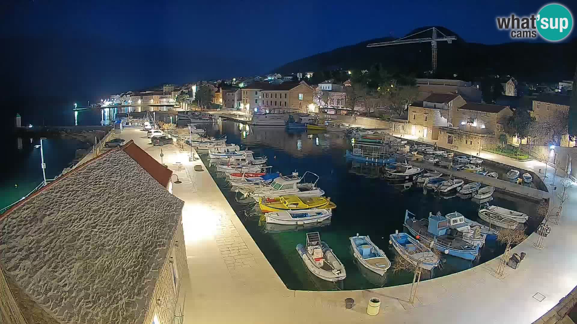 Webcam Bol Harbour – Live View of Bol Riva & Marina