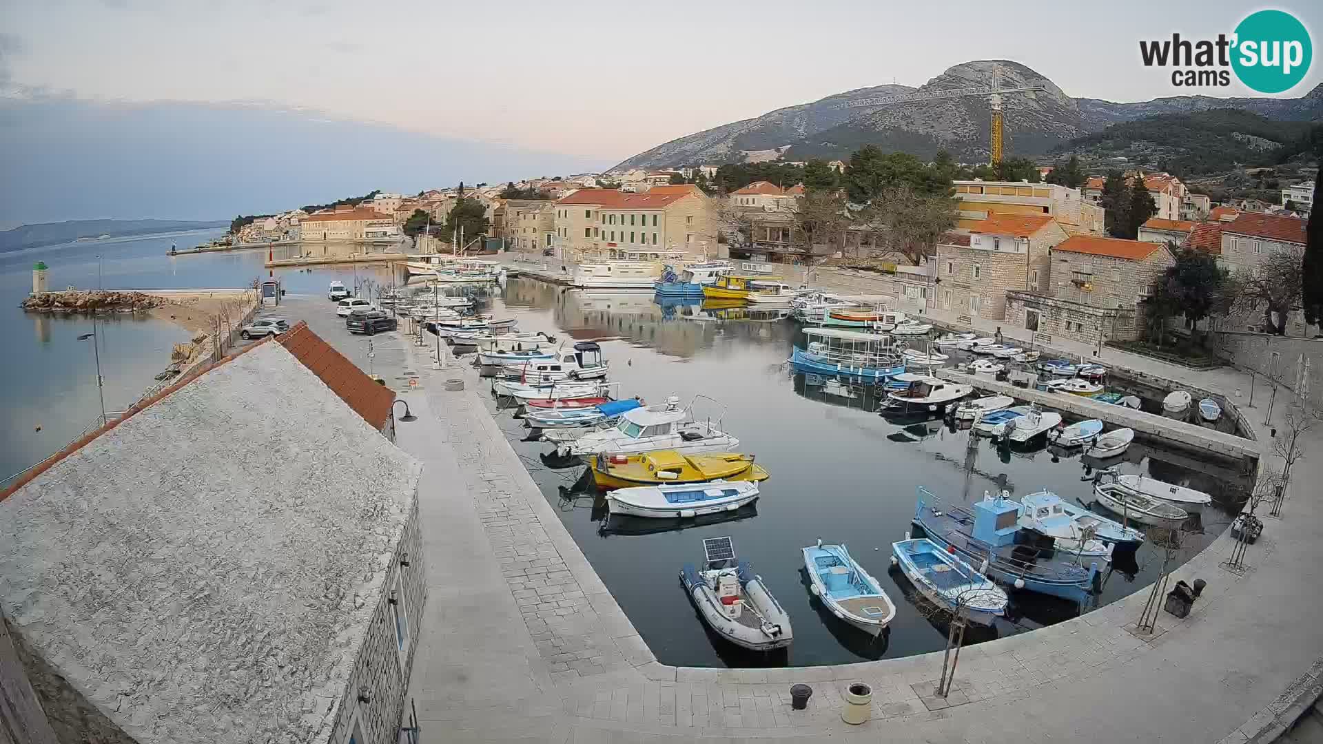 Webcam Bol Harbour – Live View of Bol Riva & Marina