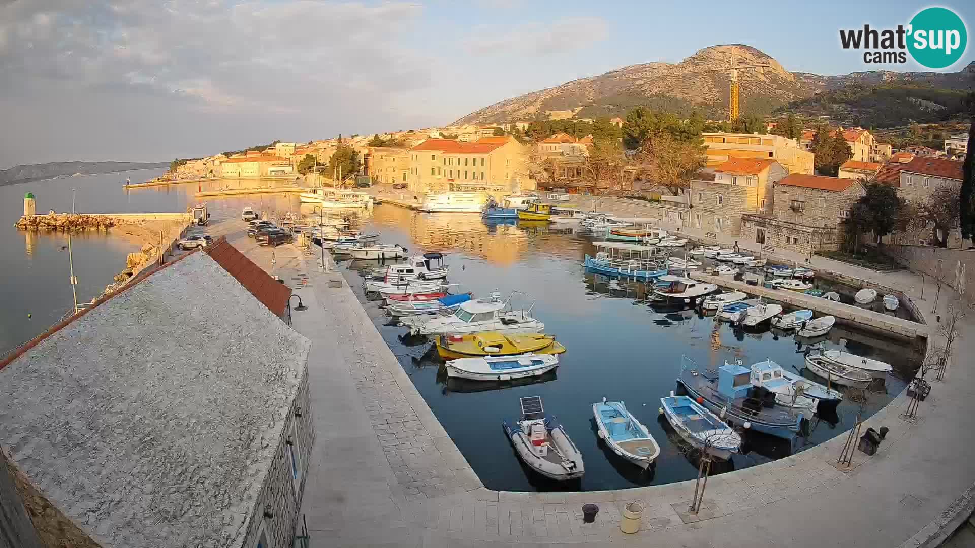 Webcam Bol Hafen – Liveblick auf Bol Riva & Marina