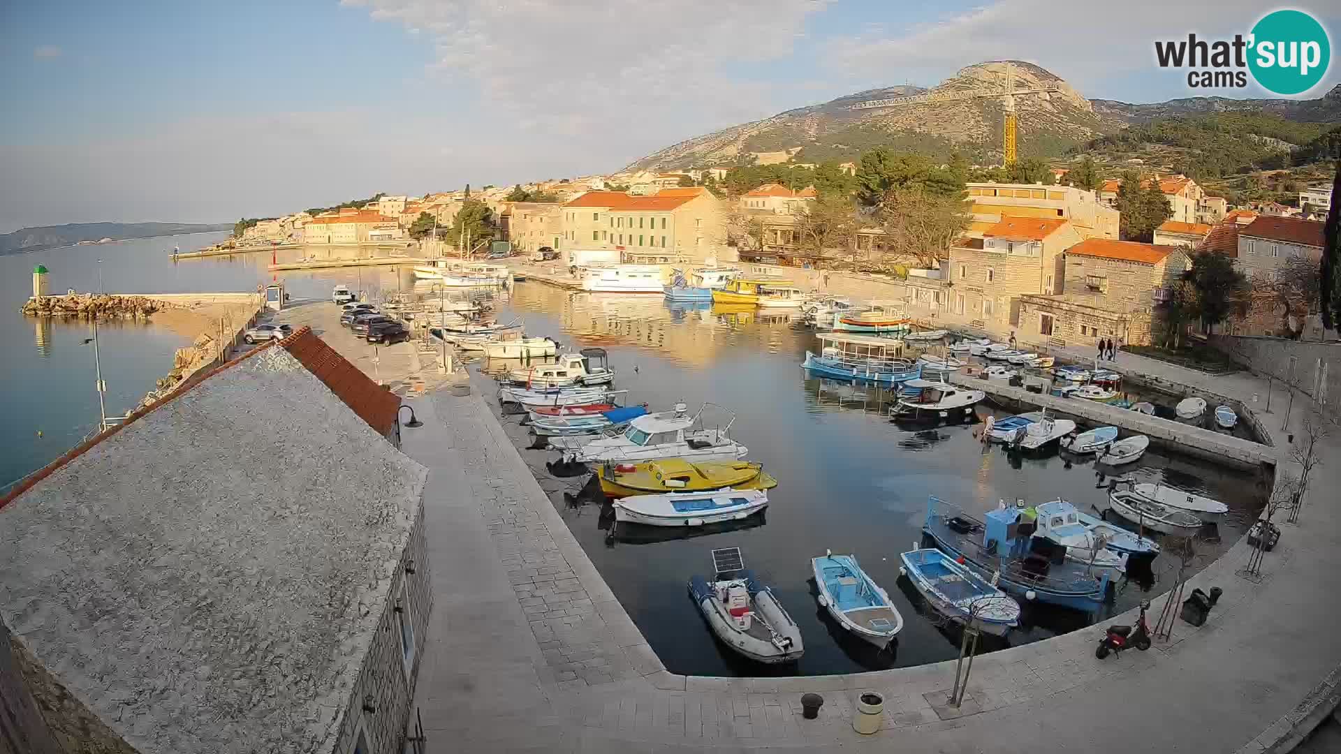Webcam Bol Harbour – Live View of Bol Riva & Marina