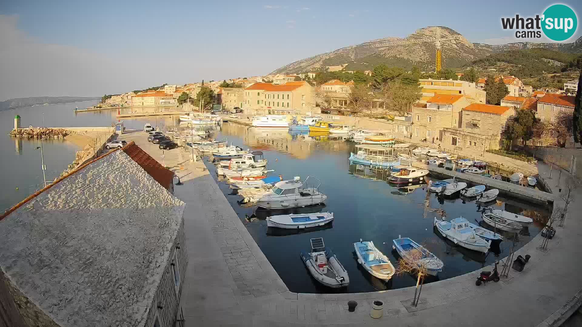Webcam Bol Harbour – Live View of Bol Riva & Marina
