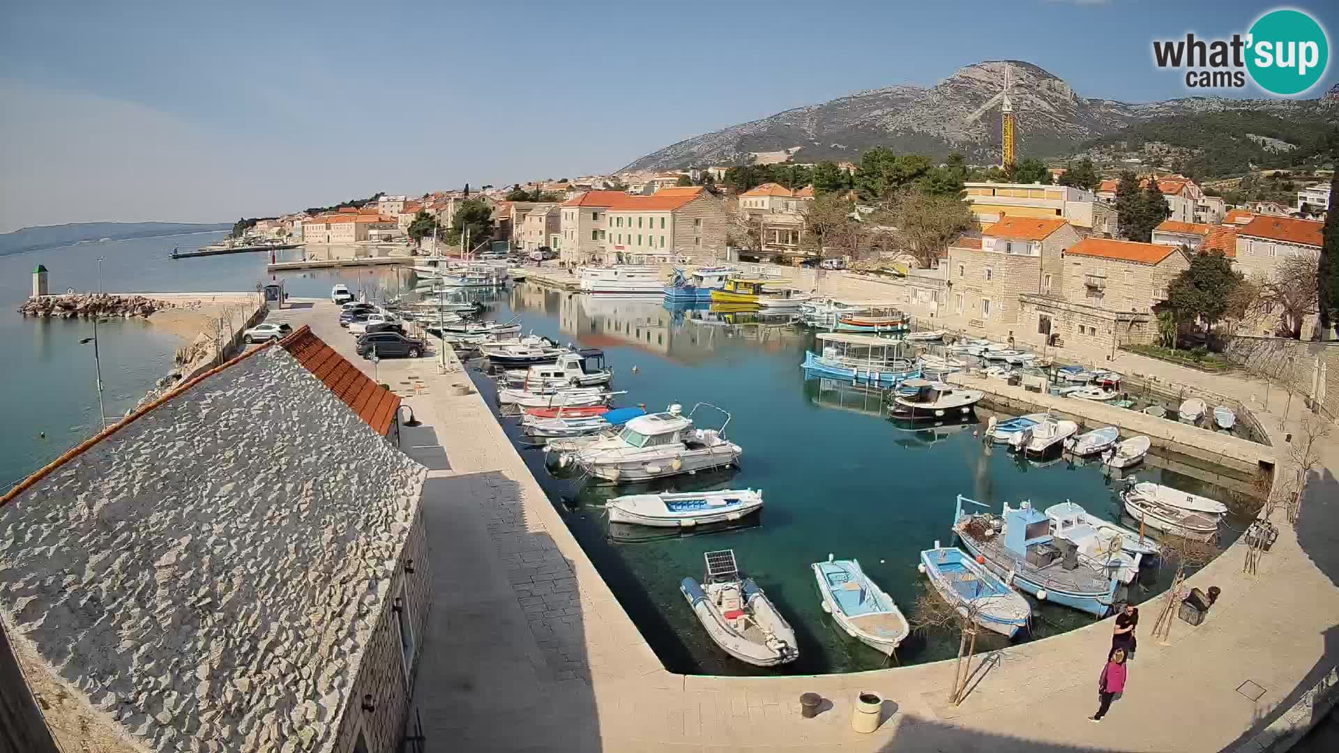 Webcam Bol Hafen – Liveblick auf Bol Riva & Marina