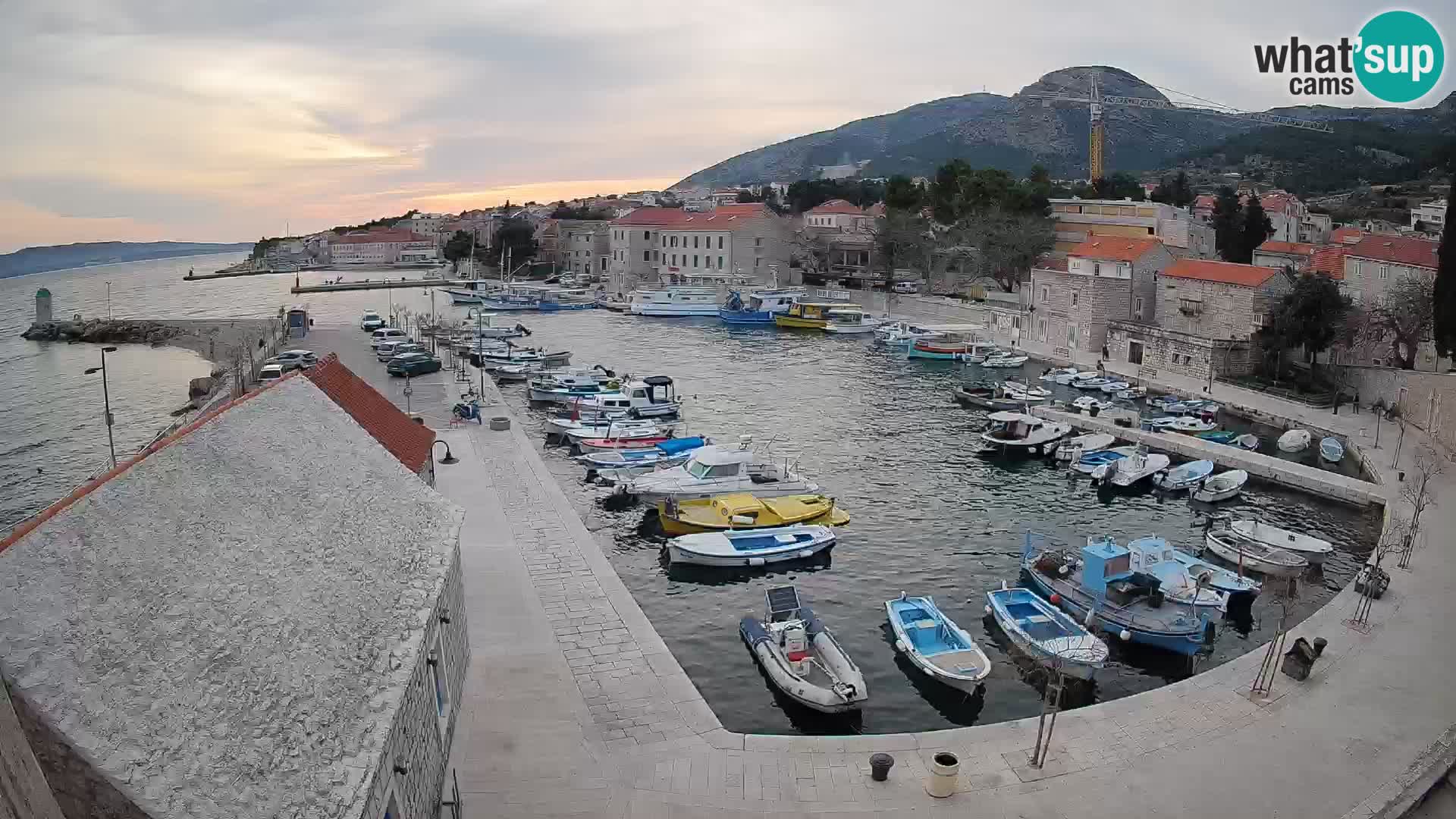 Webcam Bol Harbour – Live View of Bol Riva & Marina