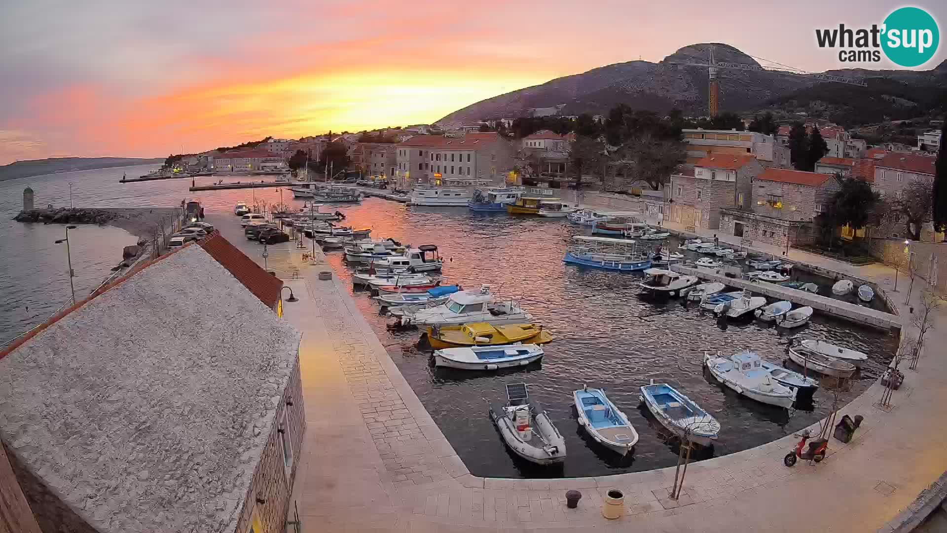 Webcam Bol Harbour – Live View of Bol Riva & Marina