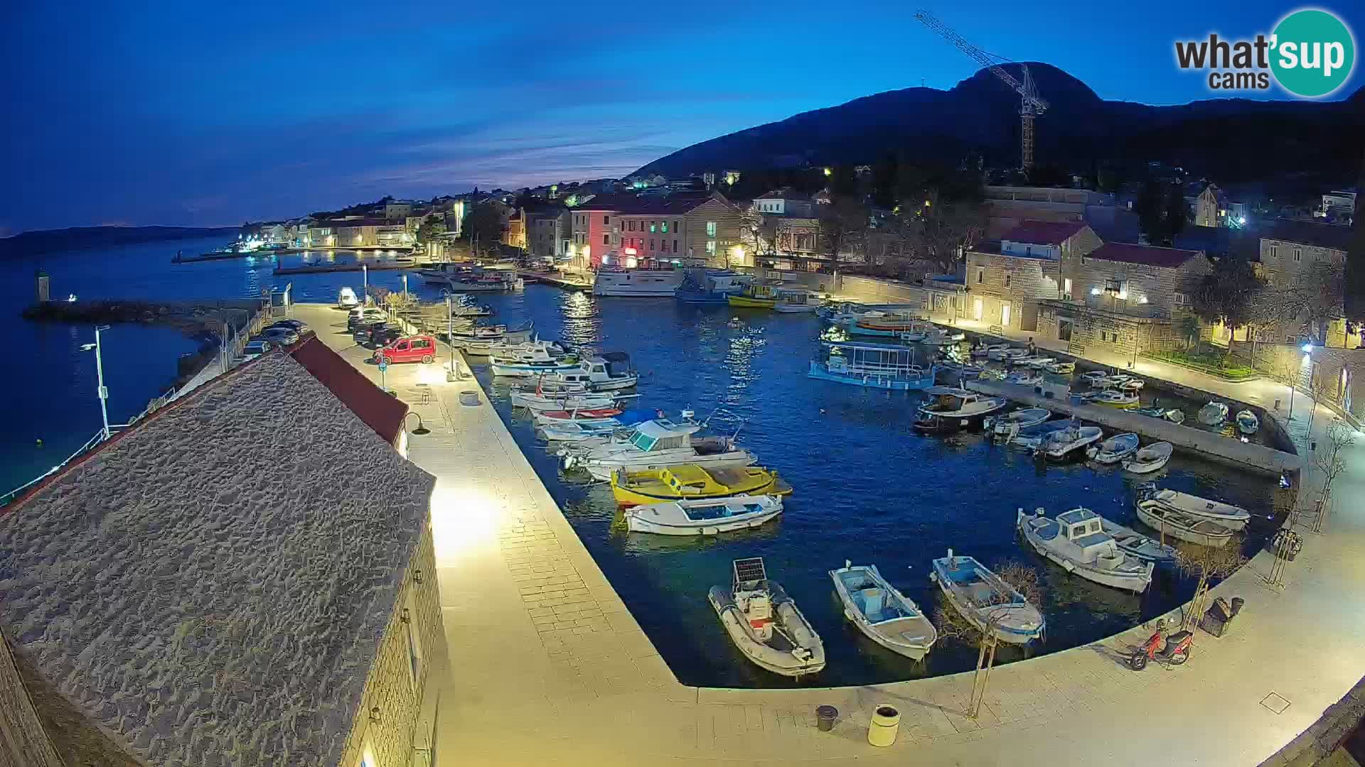 Webcam Bol Hafen – Liveblick auf Bol Riva & Marina