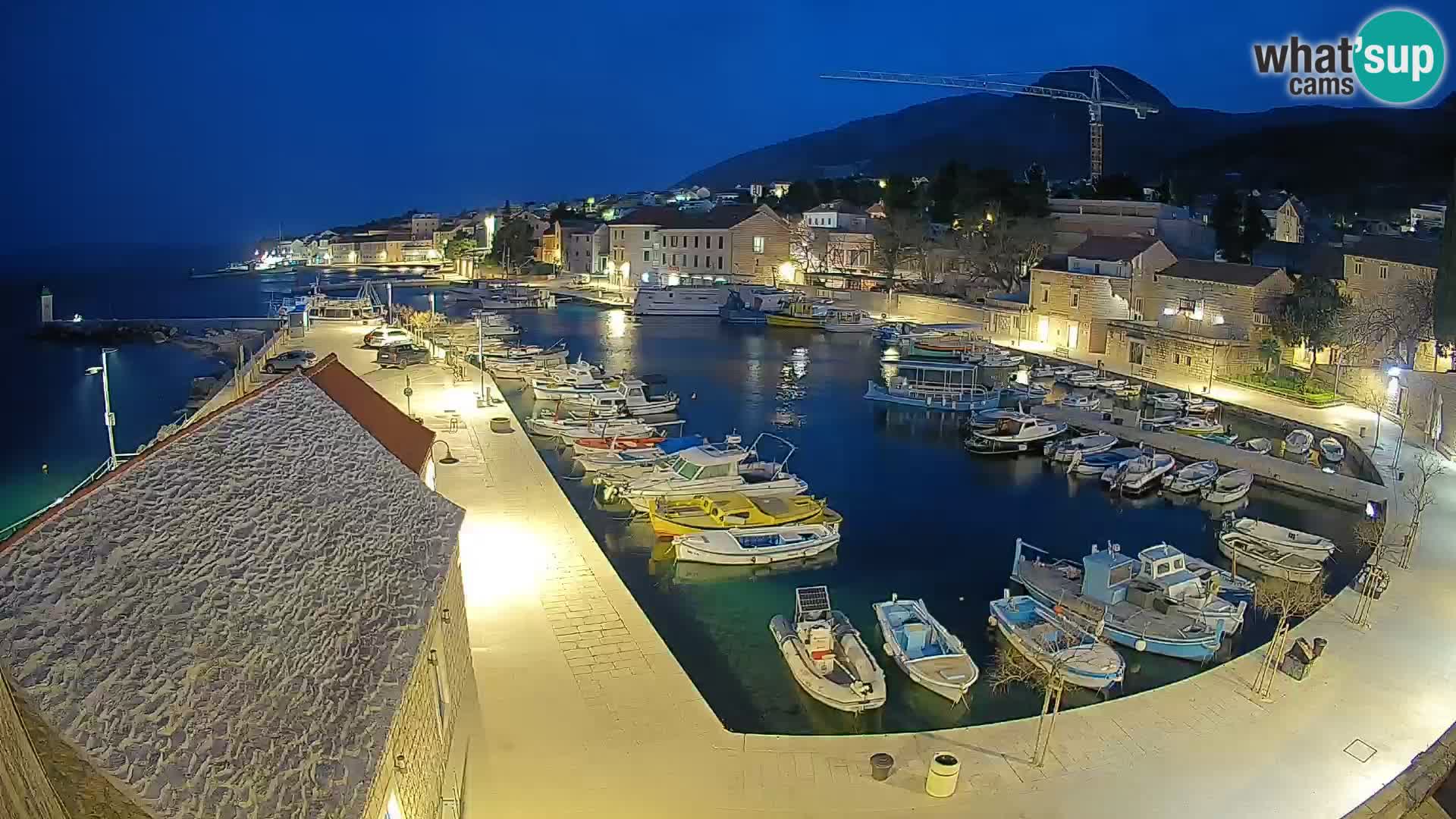Webcam Bol Harbour – Live View of Bol Riva & Marina