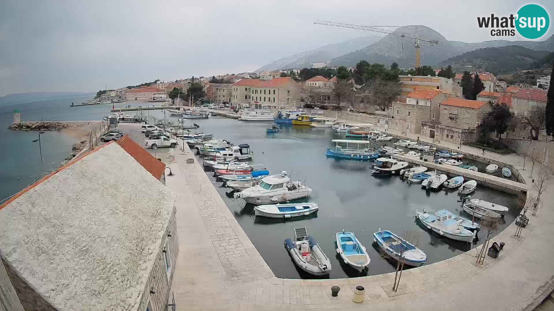 Webcam Bol Harbour – Live View of Bol Riva & Marina