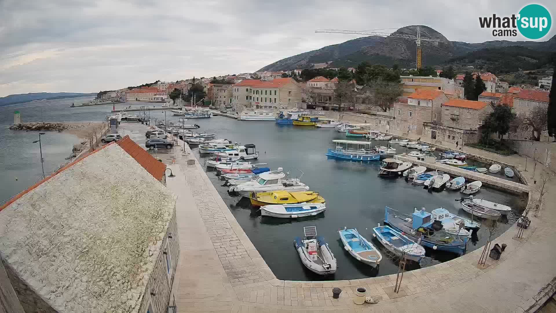 Webcam Bol Harbour – Live View of Bol Riva & Marina
