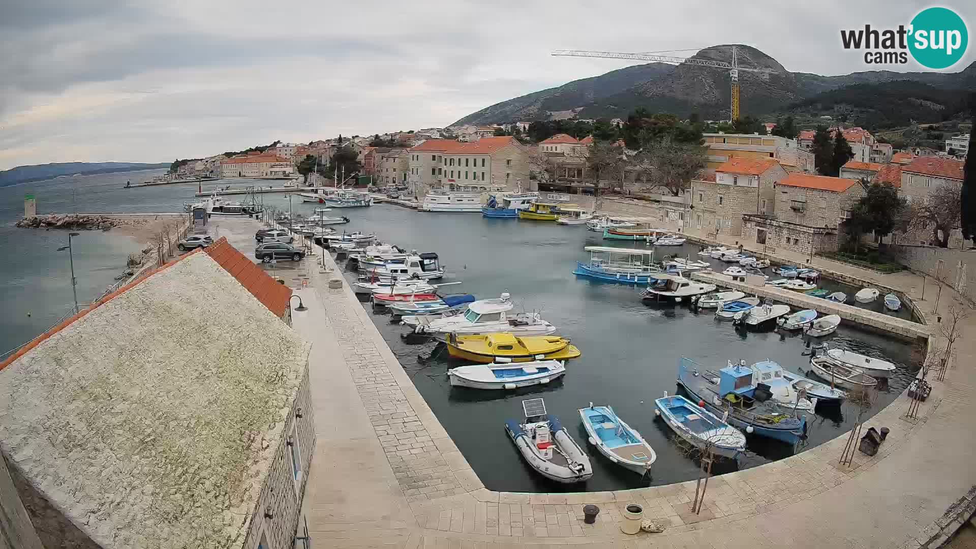Webcam Bol Hafen – Liveblick auf Bol Riva & Marina